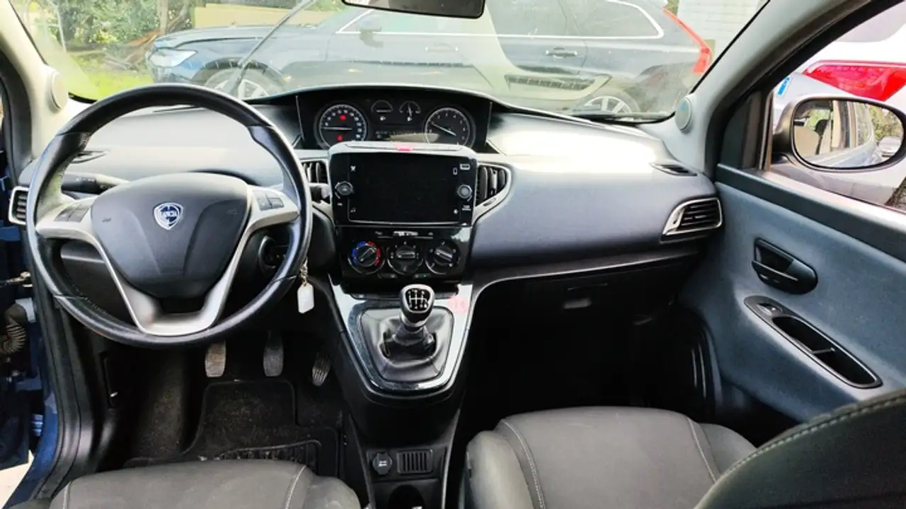 Lancia Ypsilon 2022 — фото 6