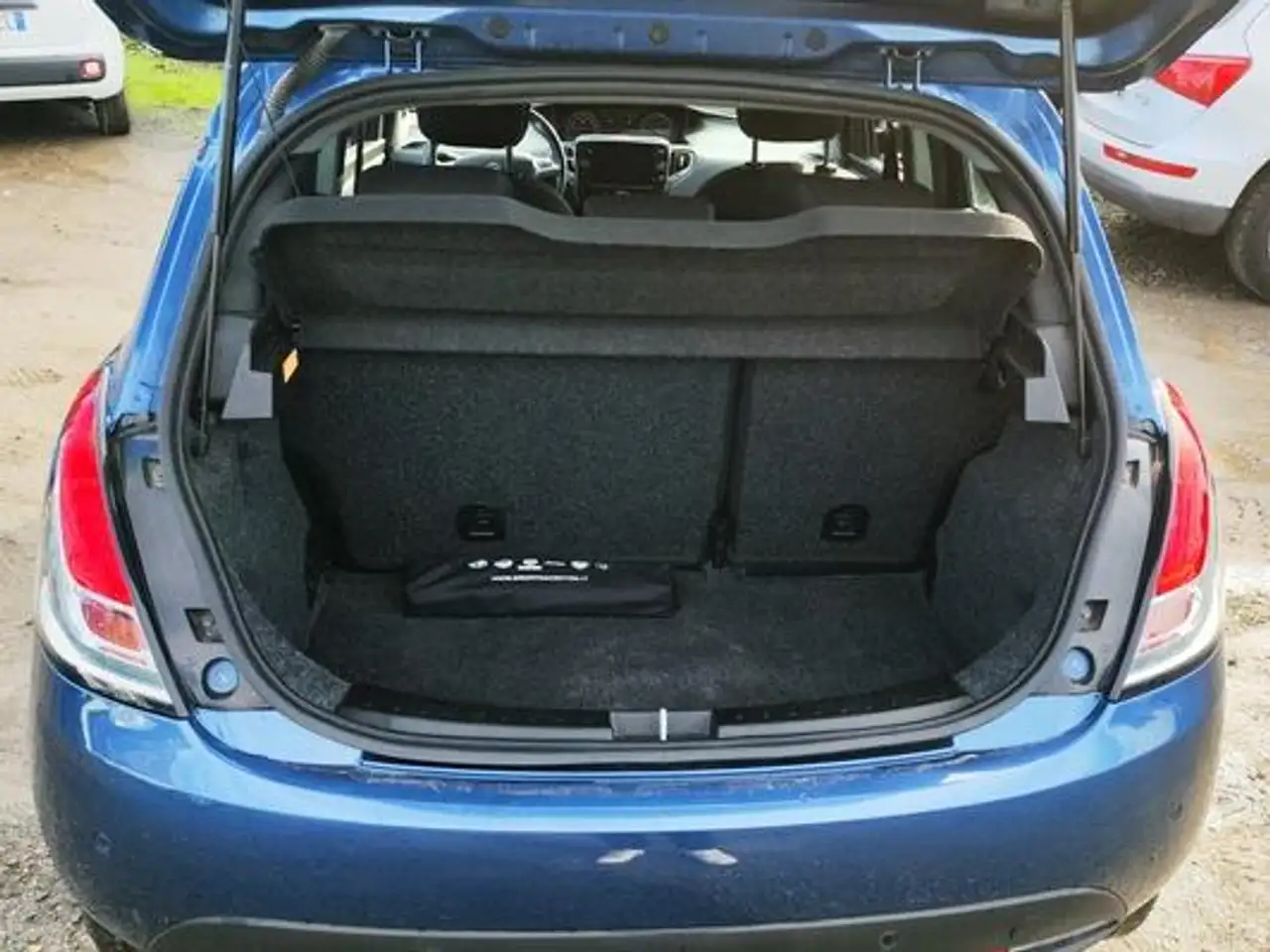 Lancia Ypsilon 2022 — фото 11