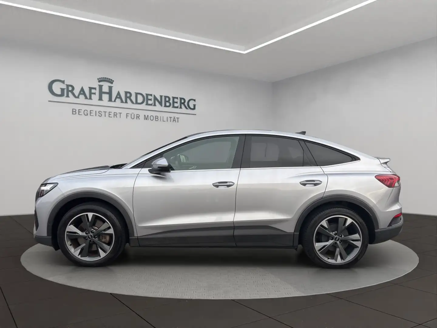 Audi Q4 e-tron Sportback 40 e-tron basis PANO RFK SHZ Silber - 2