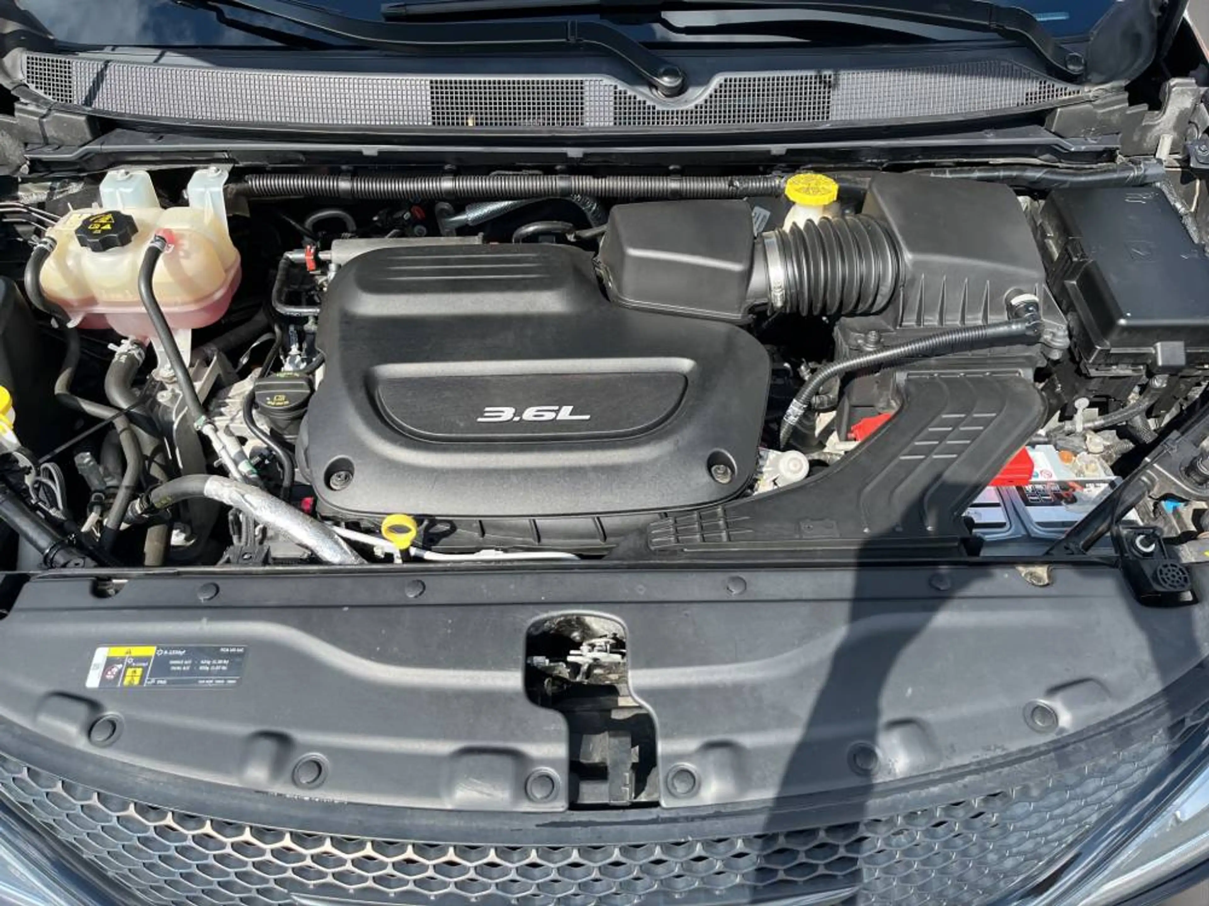 Chrysler Pacifica Limited S — photo 15