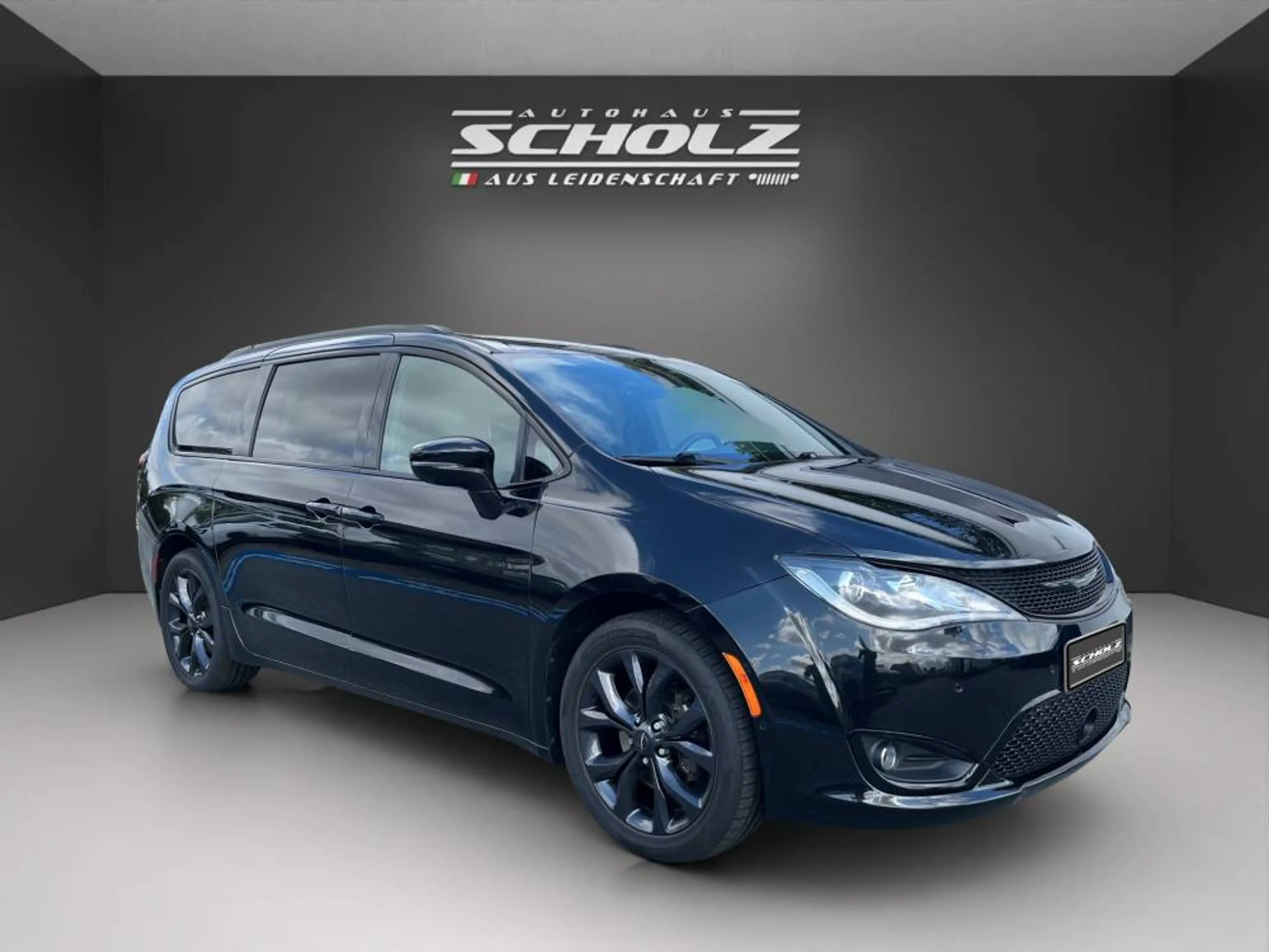 Chrysler Pacifica Limited S — photo 3