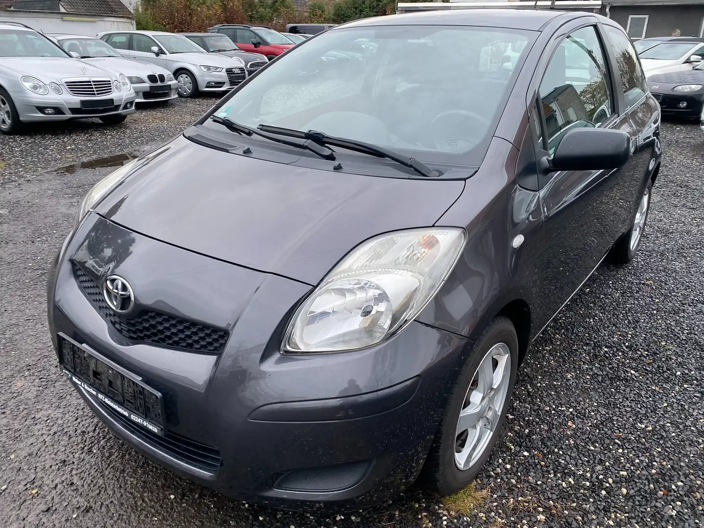 Toyota Yaris Cool+ Klima Grau - 1