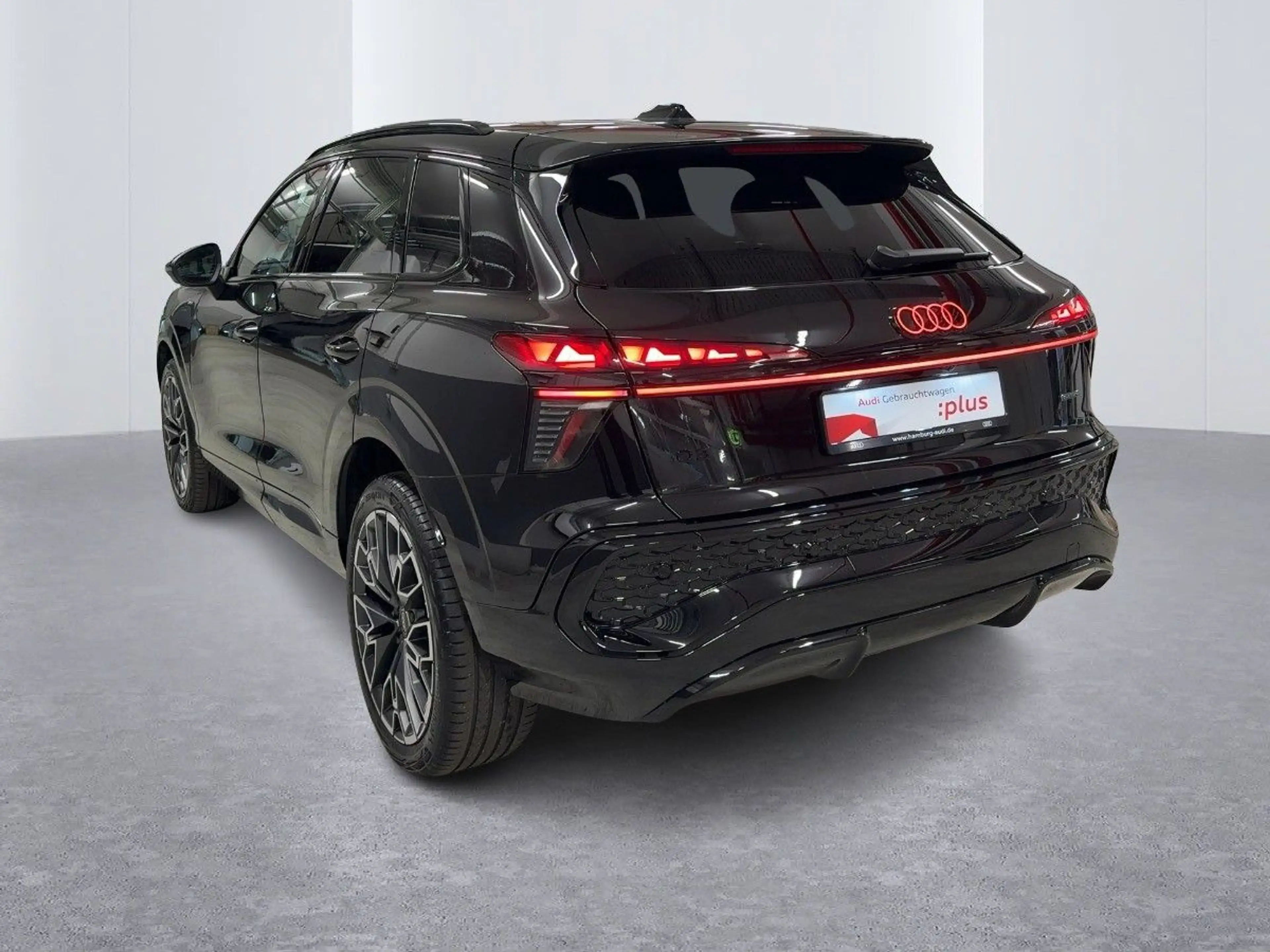 Audi Q3 TFSI qu S tronic S LINE/B&O/D-MATRIX/PANO/ACC — photo 3