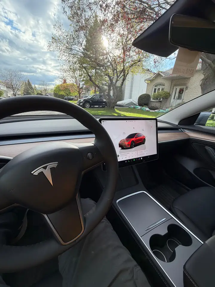 Tesla Model 3 снимка Tesla Model 3