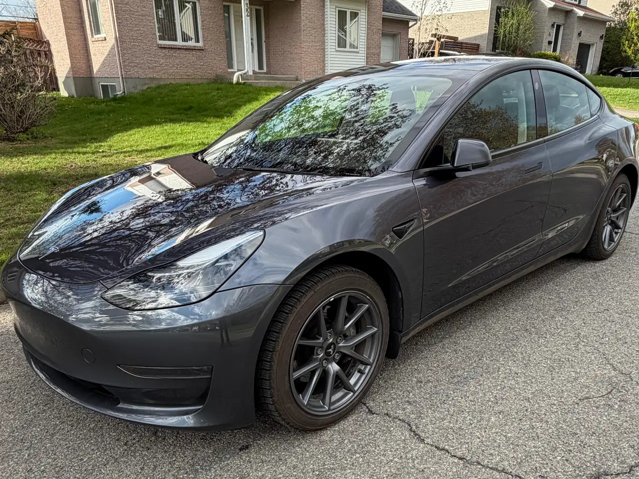 Tesla Model 3 снимка Tesla Model 3