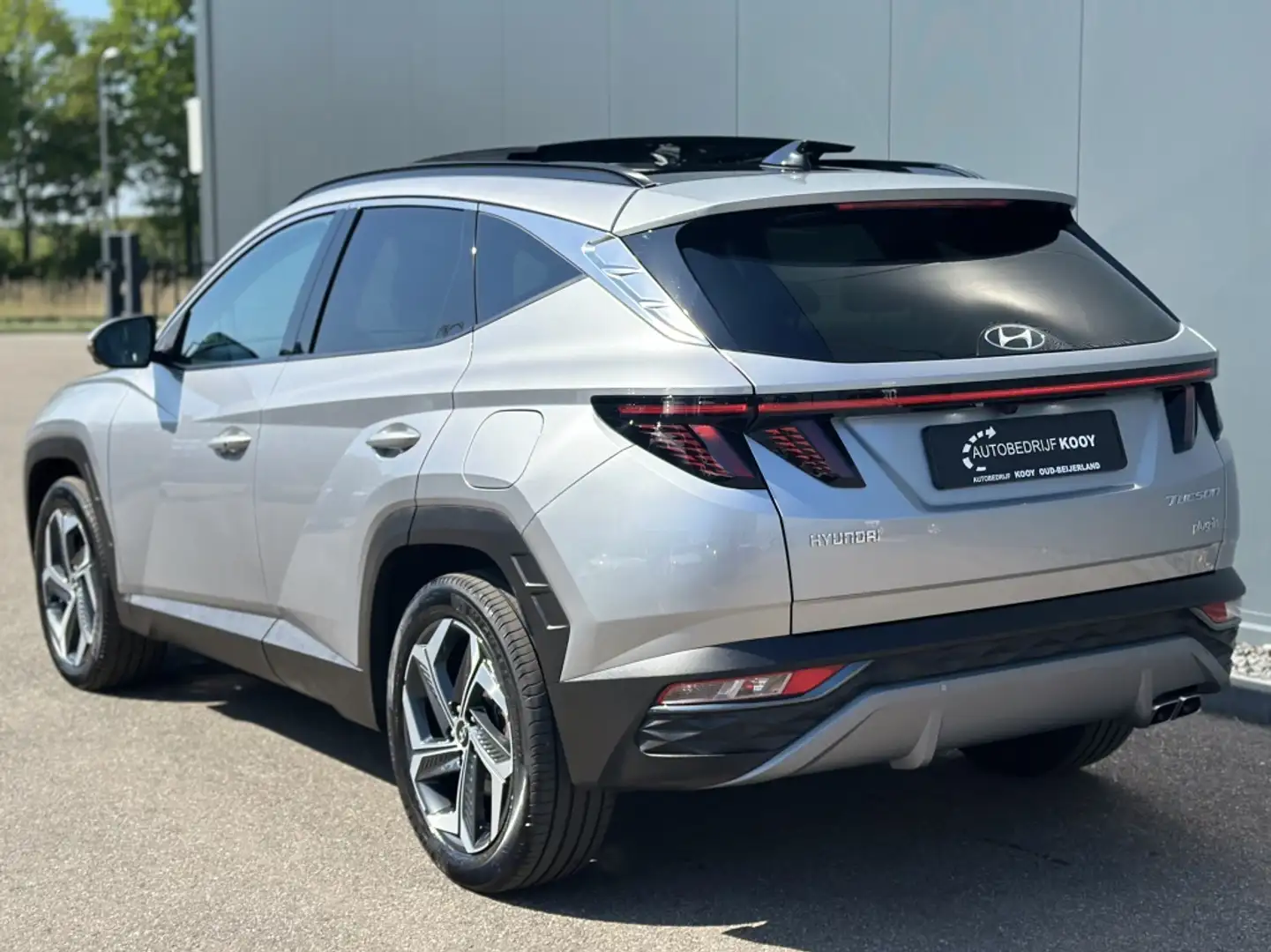 Hyundai TUCSON 1.6 T-GDI PHEV Premium Sky / Leer / Panoramadak Grijs - 2