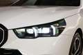 BMW 550 5-serie 550e xDrive M-Sport Pro|Ventilatie|Pano|H& Wit - thumbnail 24