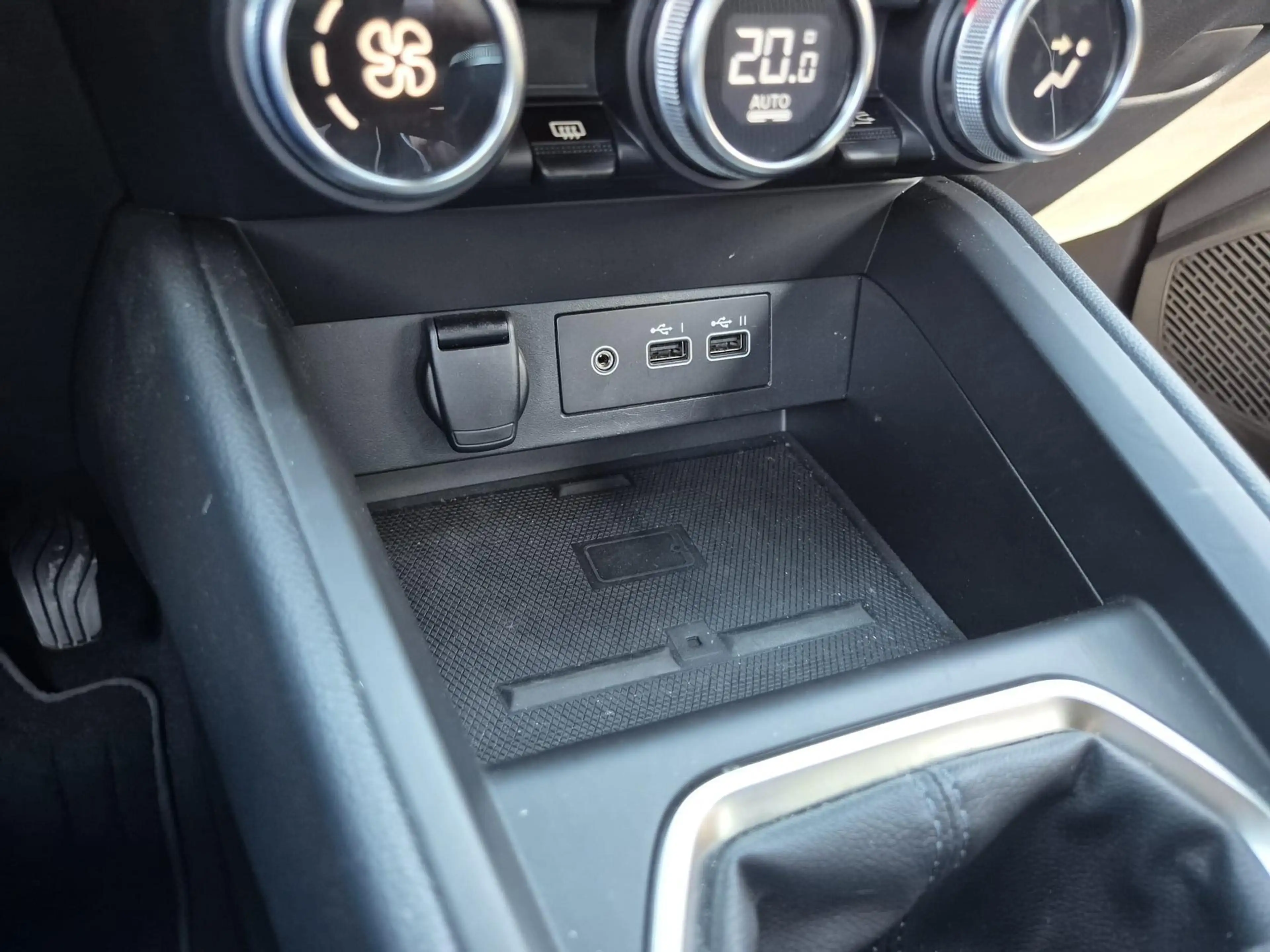 Mitsubishi Colt 1.0T MT Intense+ | Apple Carplay/Android Auto|tele — photo 13