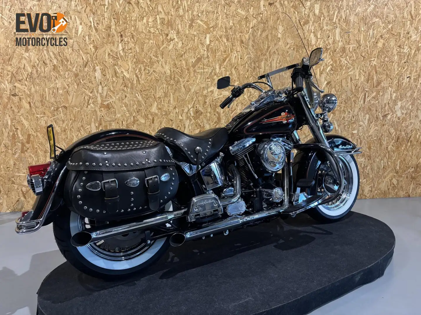 Harley-Davidson Heritage FLSTC Softtail Classic - 2