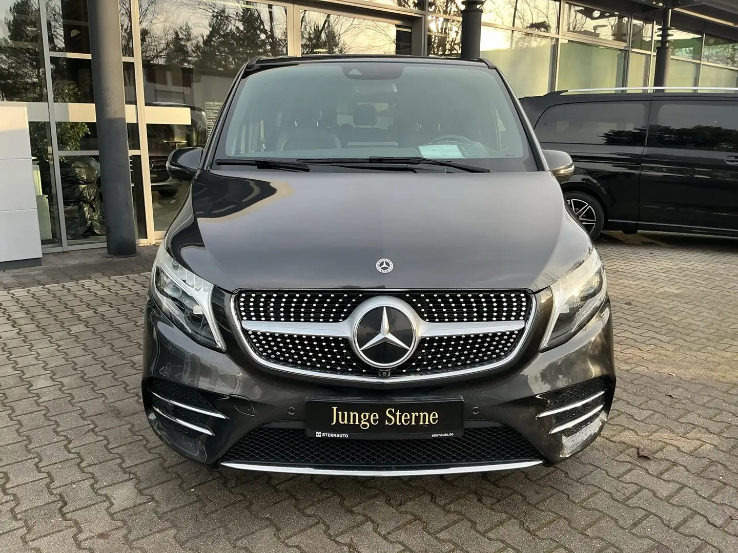 Mercedes-Benz V 300 V 300 d AVANTGARDE EDITION Lang AMG Line/Kamera Grau - 2