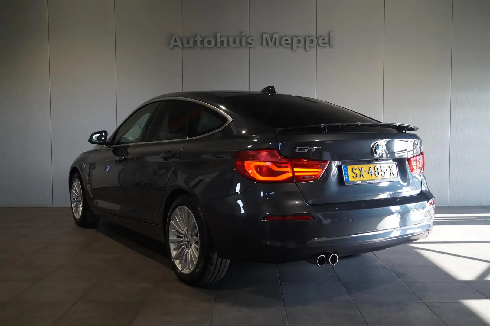 BMW 320 320i GT | Luxury Line | Trekhaak | LED | Lichtpakk Grijs - 2