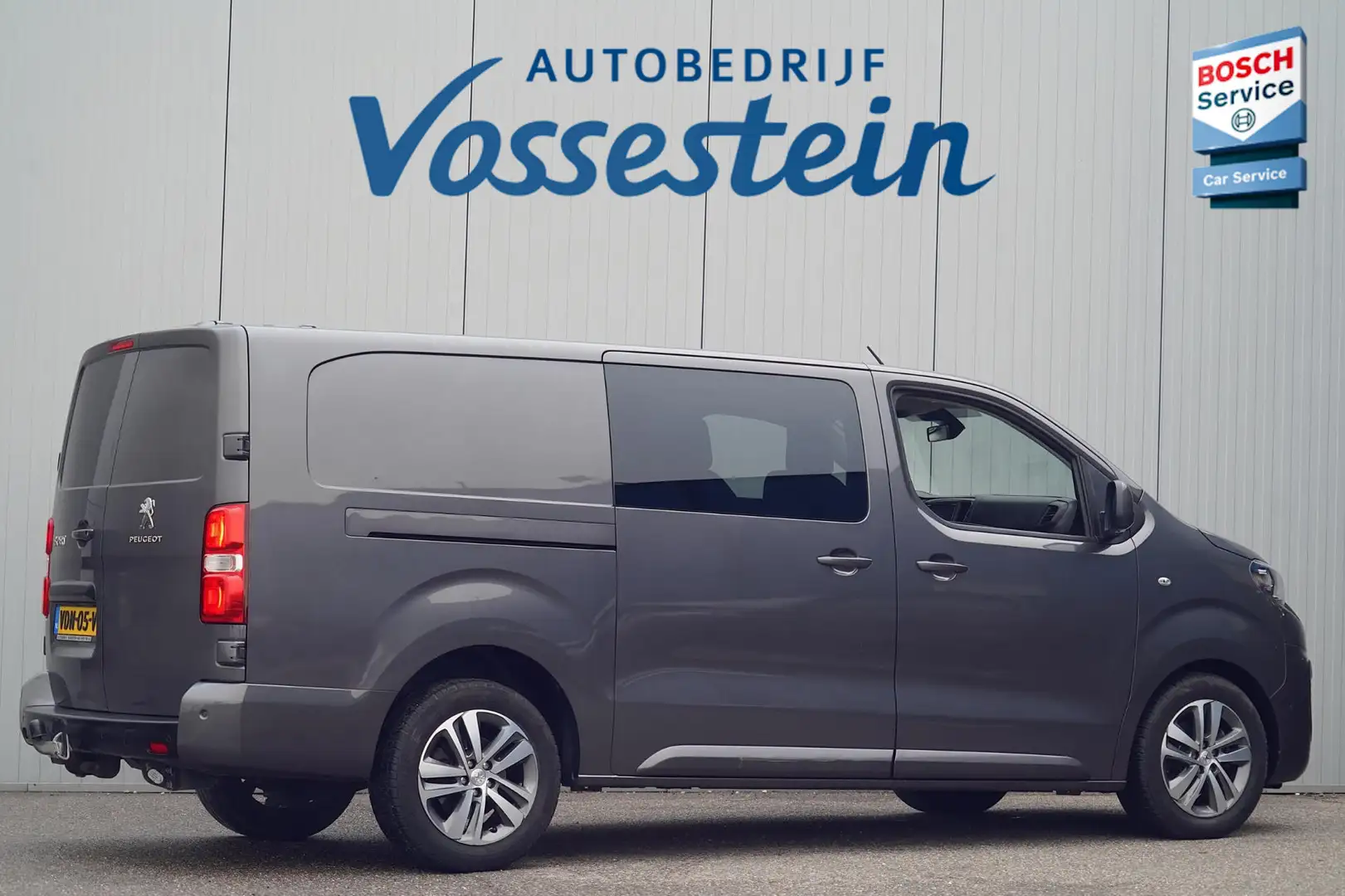 Peugeot Expert 2.0 BlueHDI 120 Long Asphalt DC / 5 Zitpl. / Autom Grijs - 2