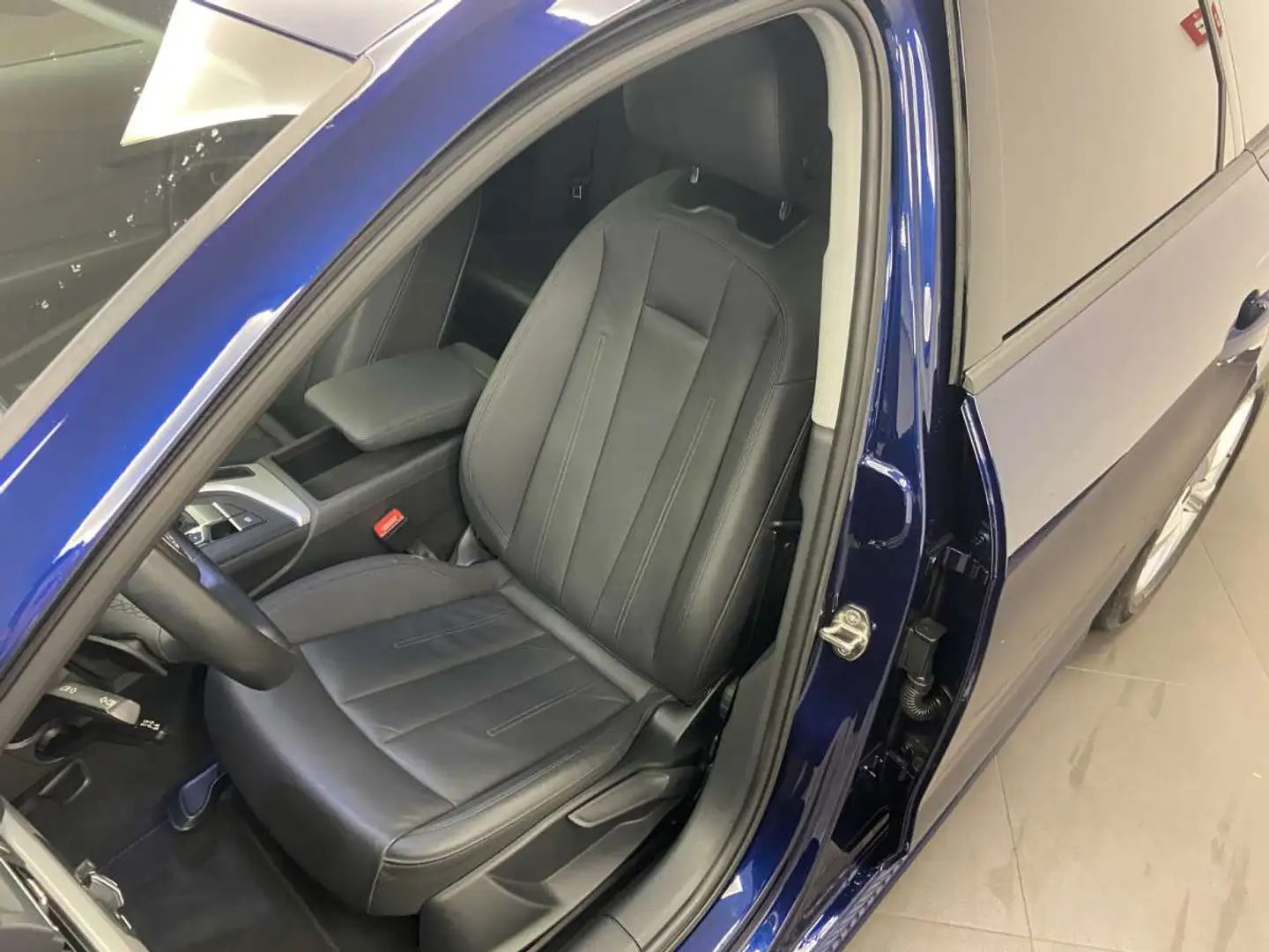 Audi A4 Avant Advanced 40 TFSI quattro 204 CV S tronic Bleu - 2