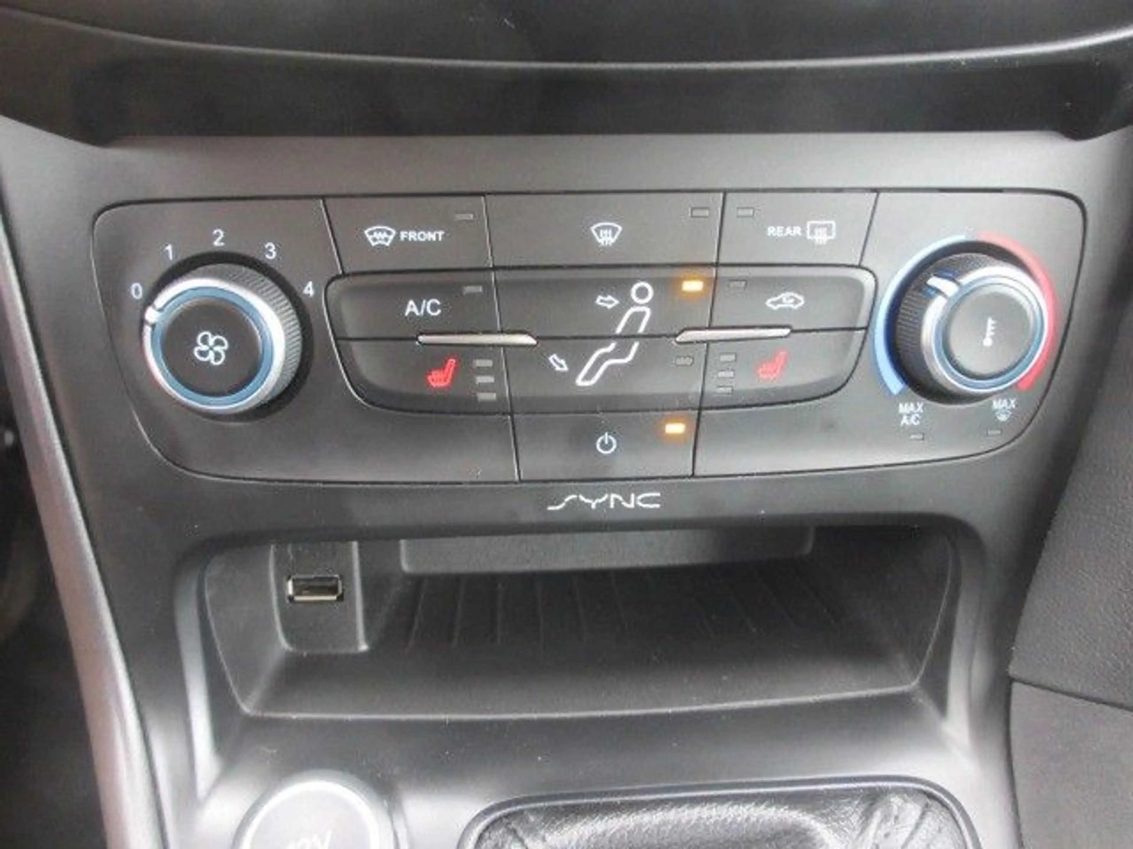 Ford Focus Lim. Trend, Winter- & Easy-Driver-Paket I — photo 18