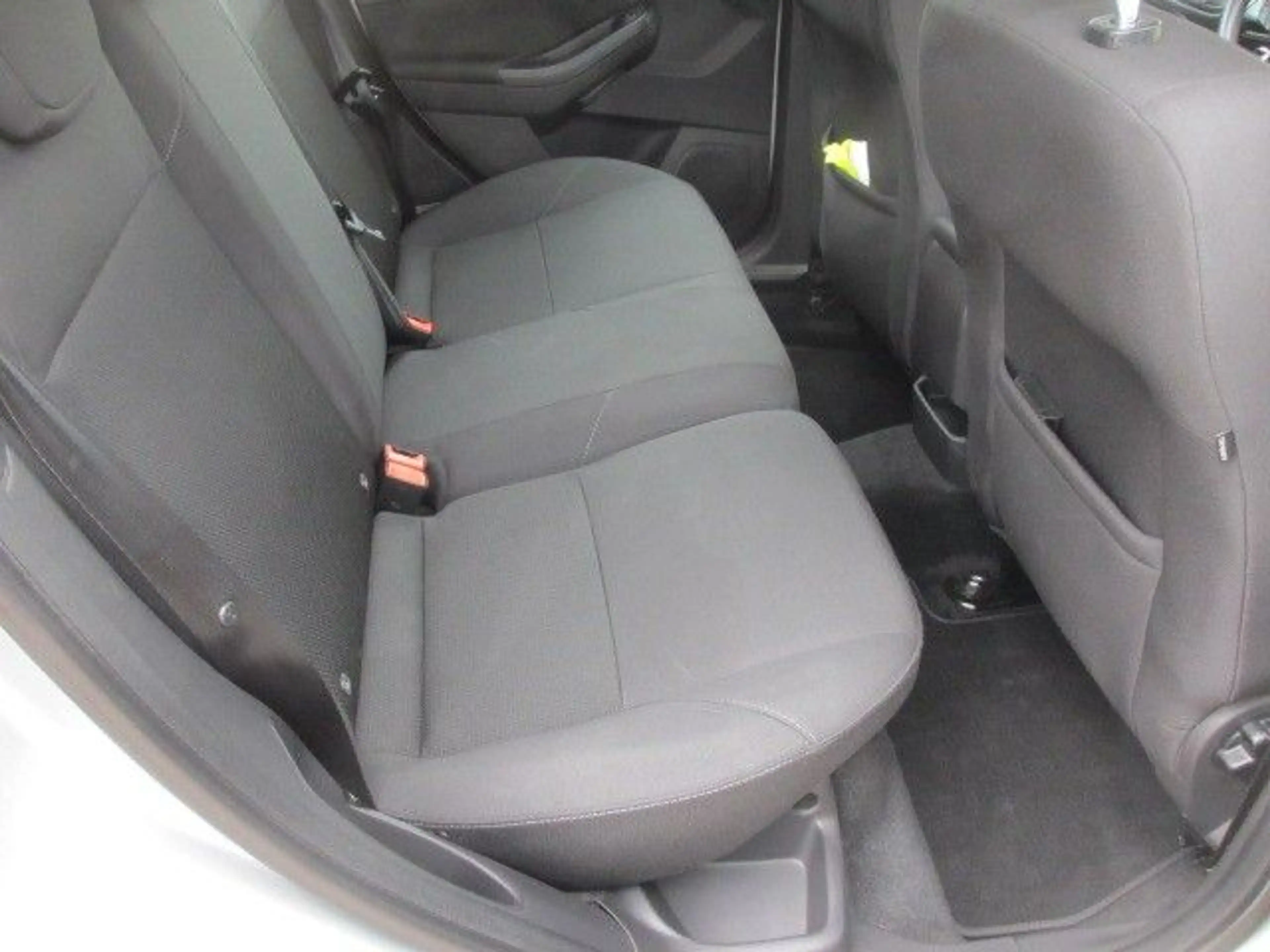 Ford Focus Lim. Trend, Winter- & Easy-Driver-Paket I — photo 24
