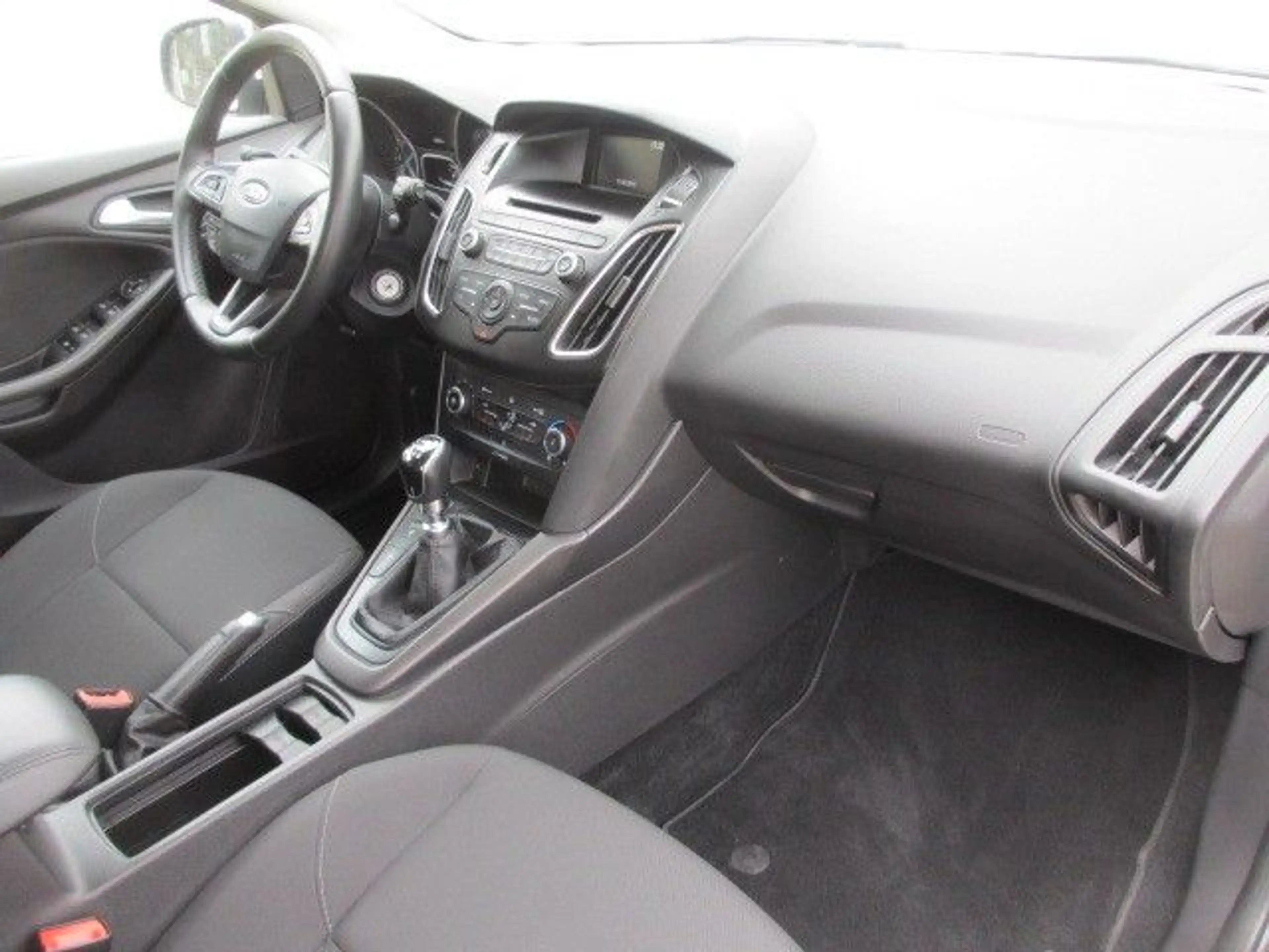 Ford Focus Lim. Trend, Winter- & Easy-Driver-Paket I — photo 21
