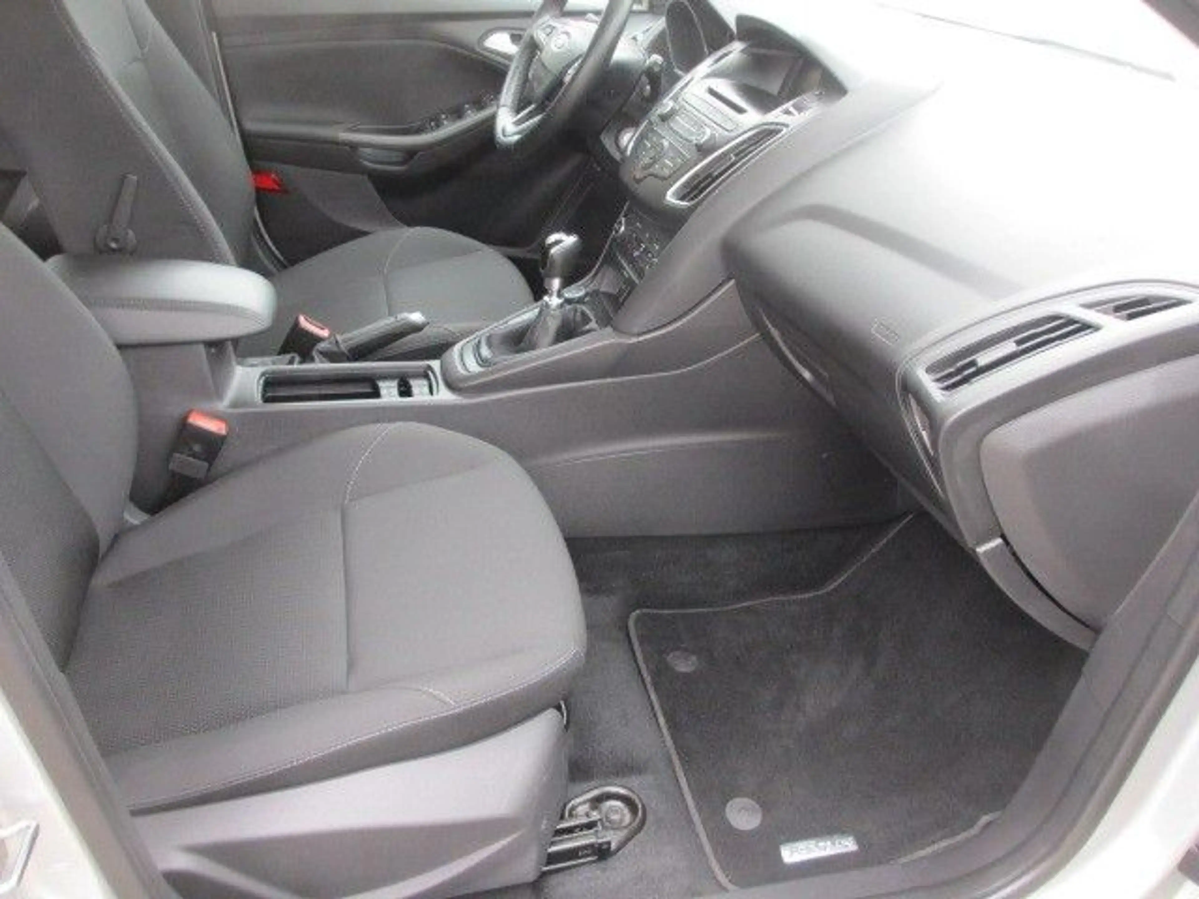 Ford Focus Lim. Trend, Winter- & Easy-Driver-Paket I — photo 22