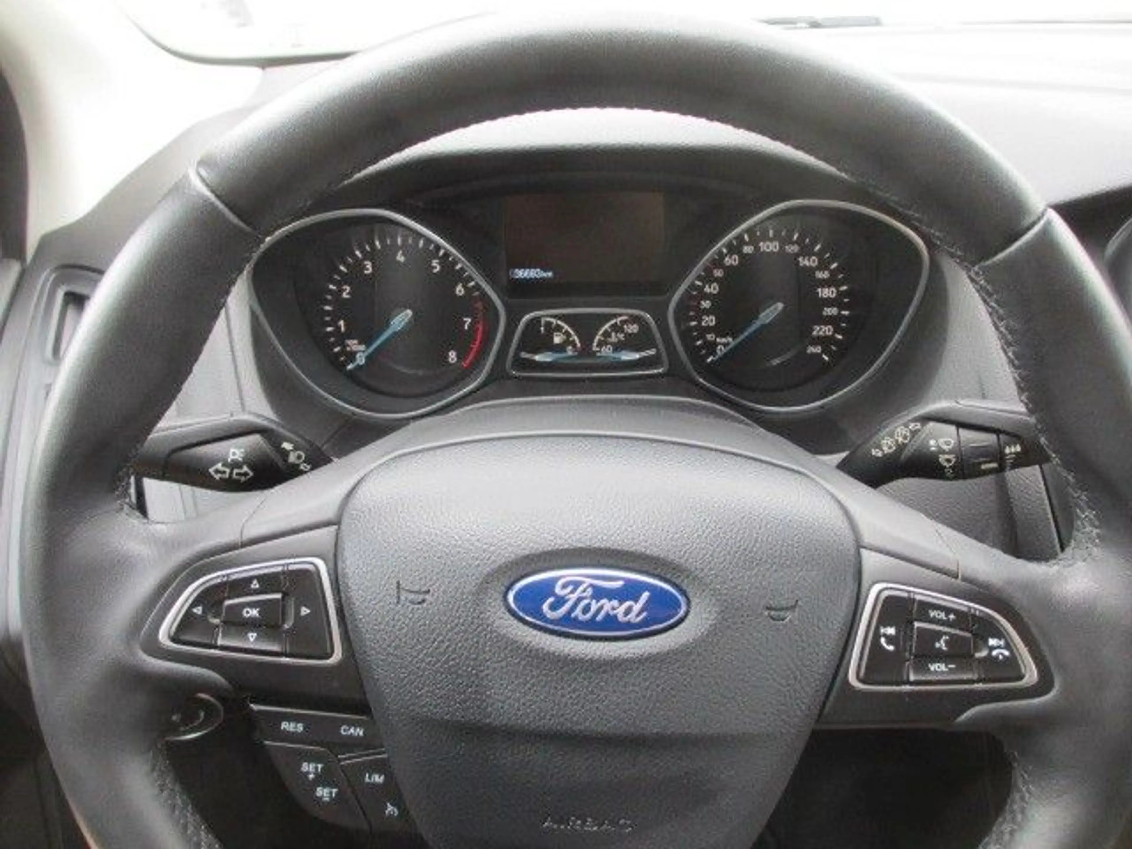 Ford Focus Lim. Trend, Winter- & Easy-Driver-Paket I — photo 15