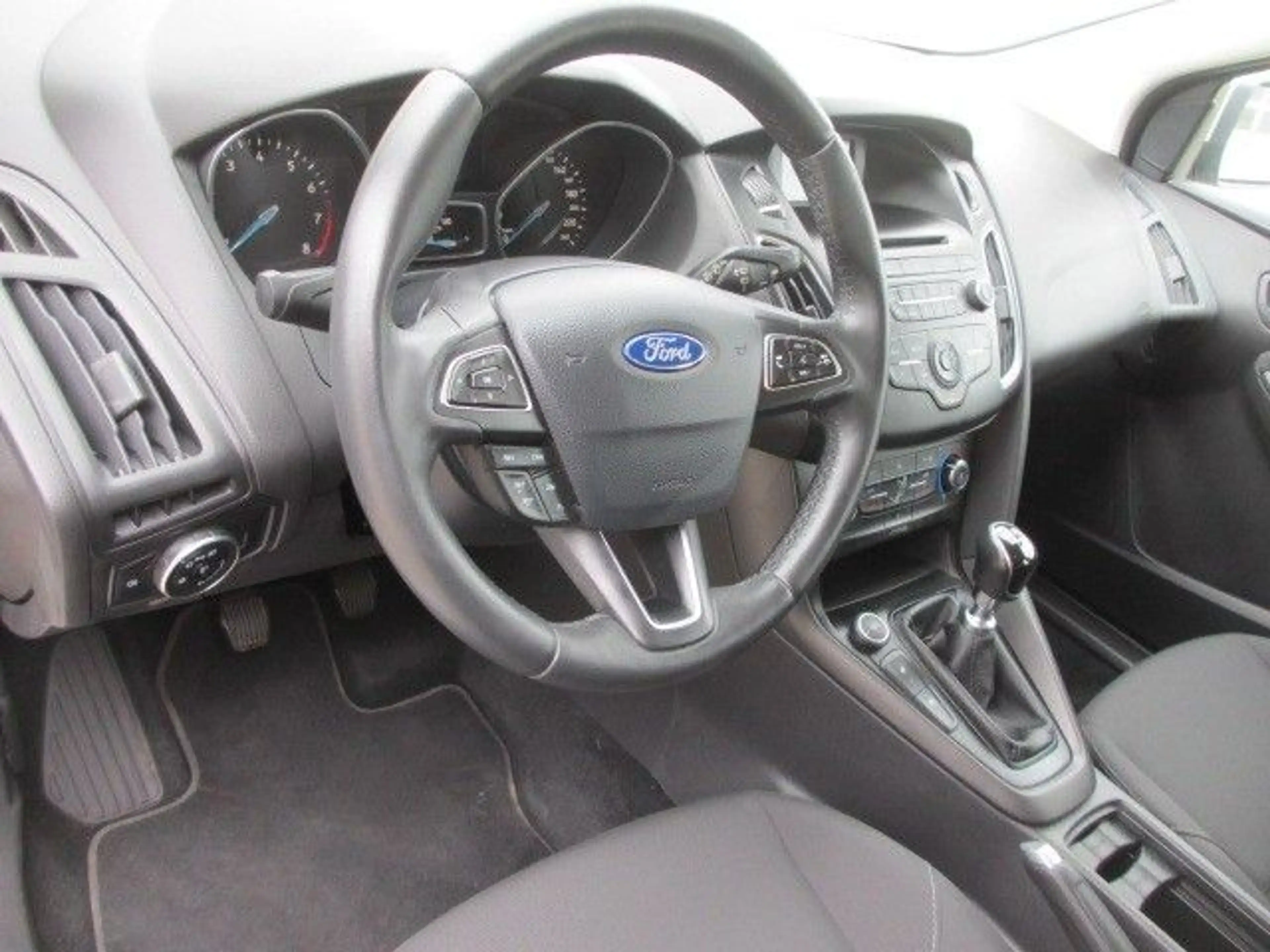 Ford Focus Lim. Trend, Winter- & Easy-Driver-Paket I — photo 13