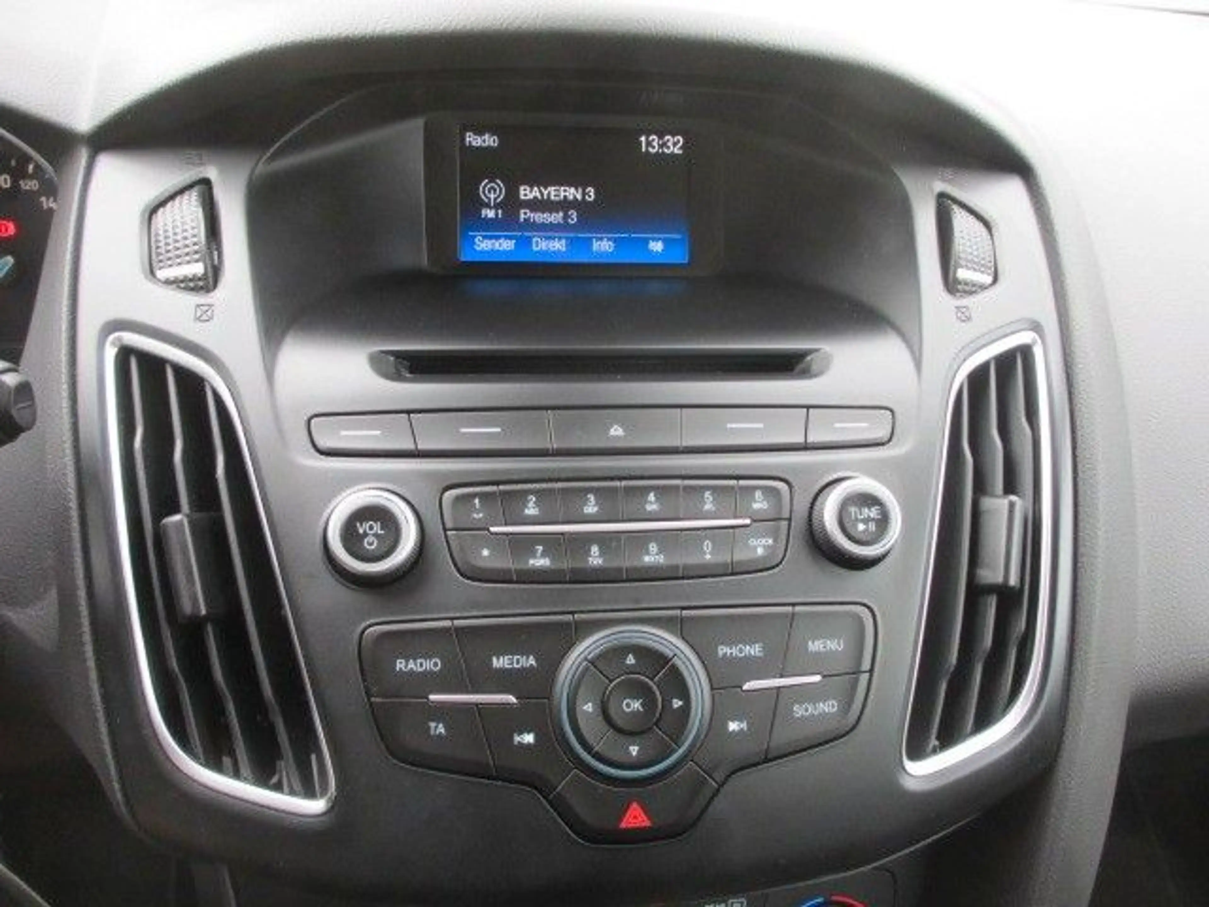 Ford Focus Lim. Trend, Winter- & Easy-Driver-Paket I — photo 16