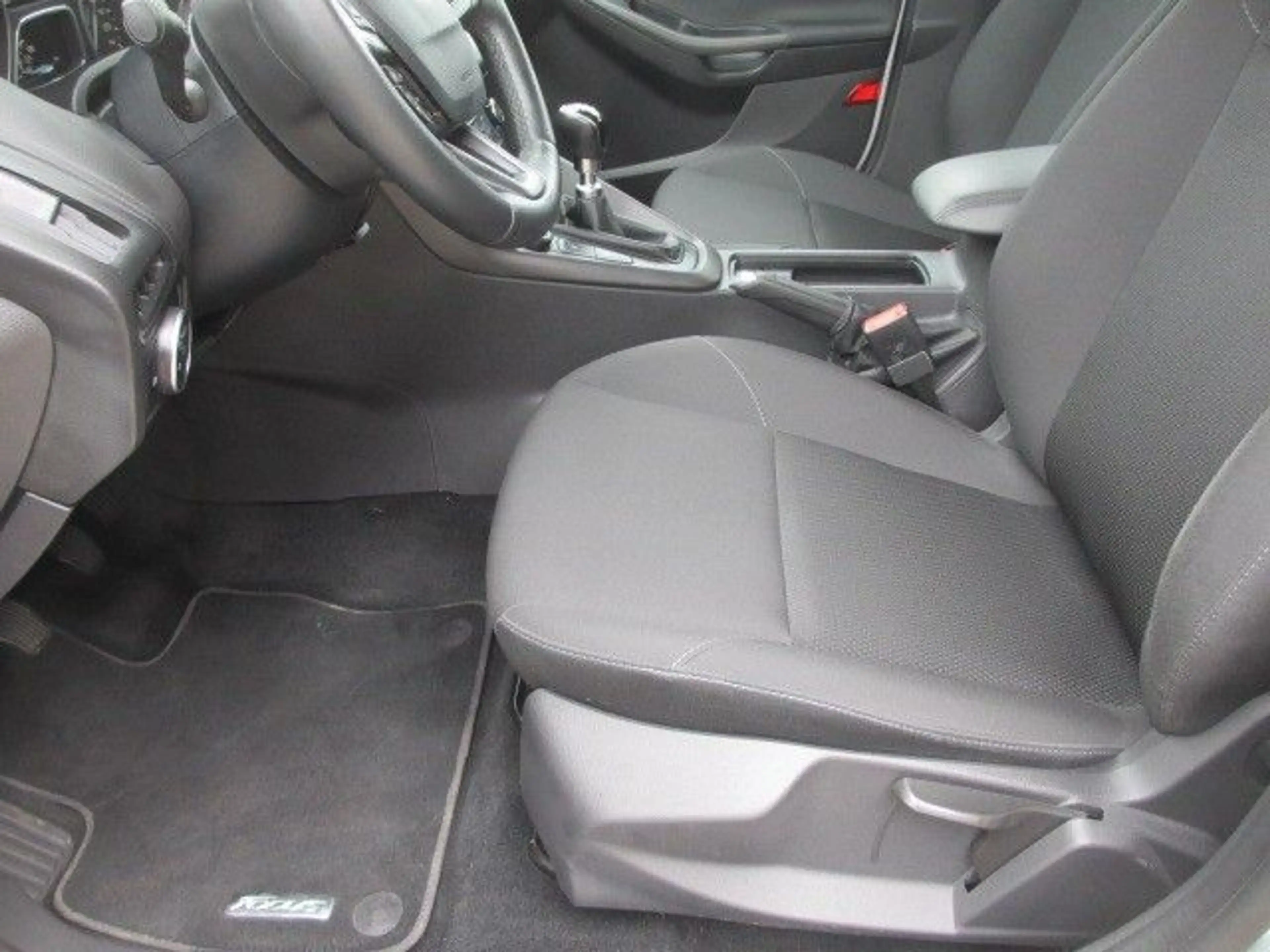 Ford Focus Lim. Trend, Winter- & Easy-Driver-Paket I — photo 12