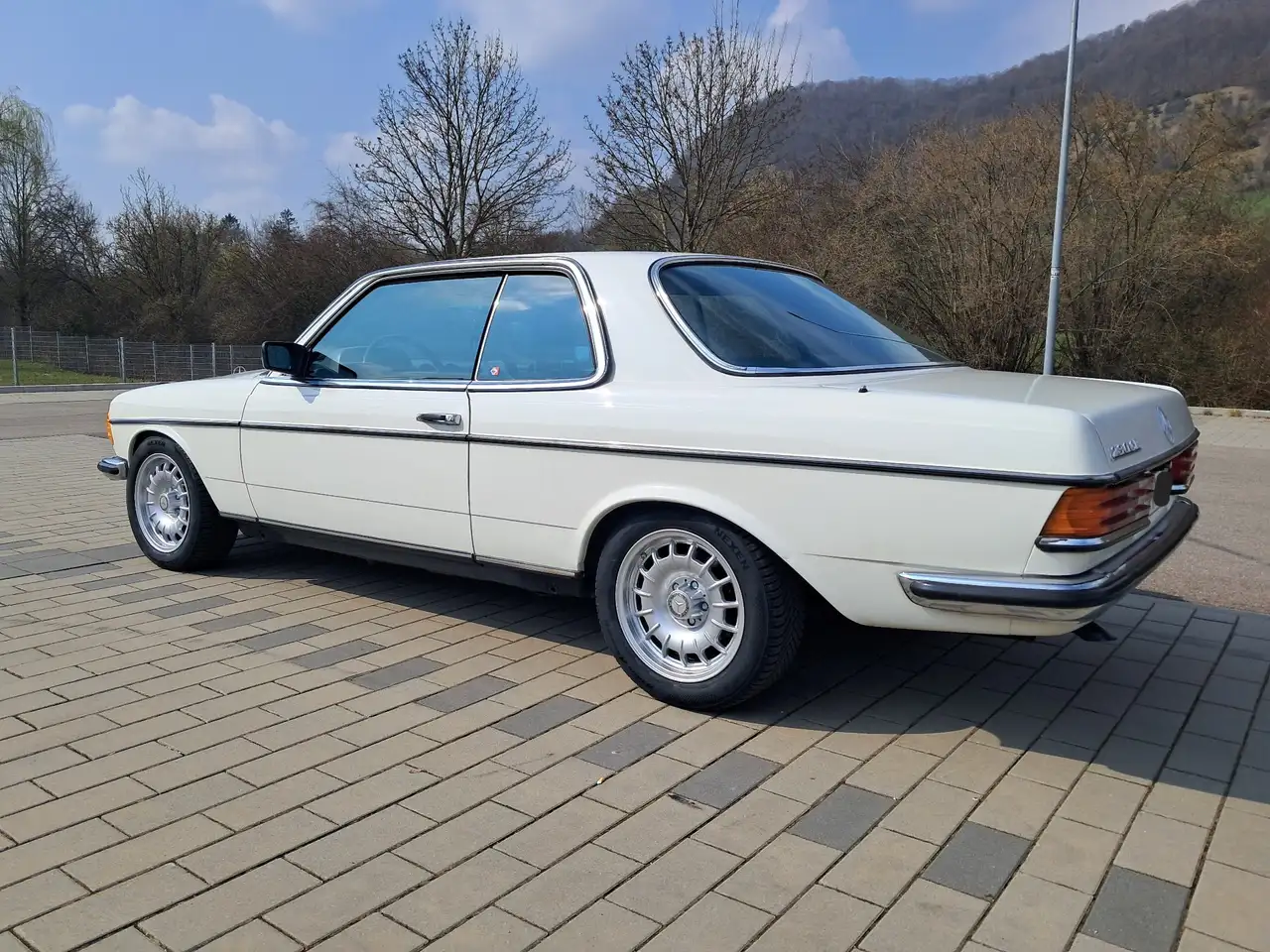 Mercedes-Benz 230 Mercedes 230 ce Oldtimer W123, foto 2