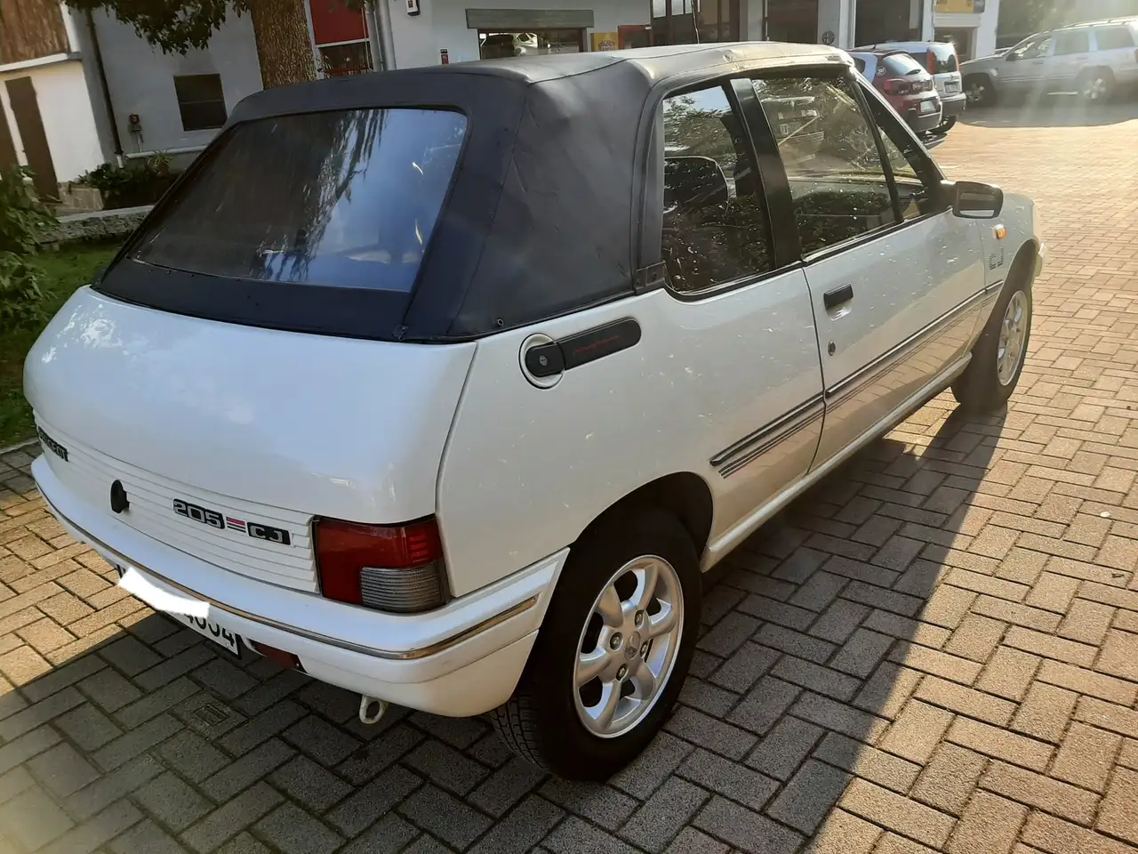 Peugeot 205 Cabrio 1.1 CJ, foto 1