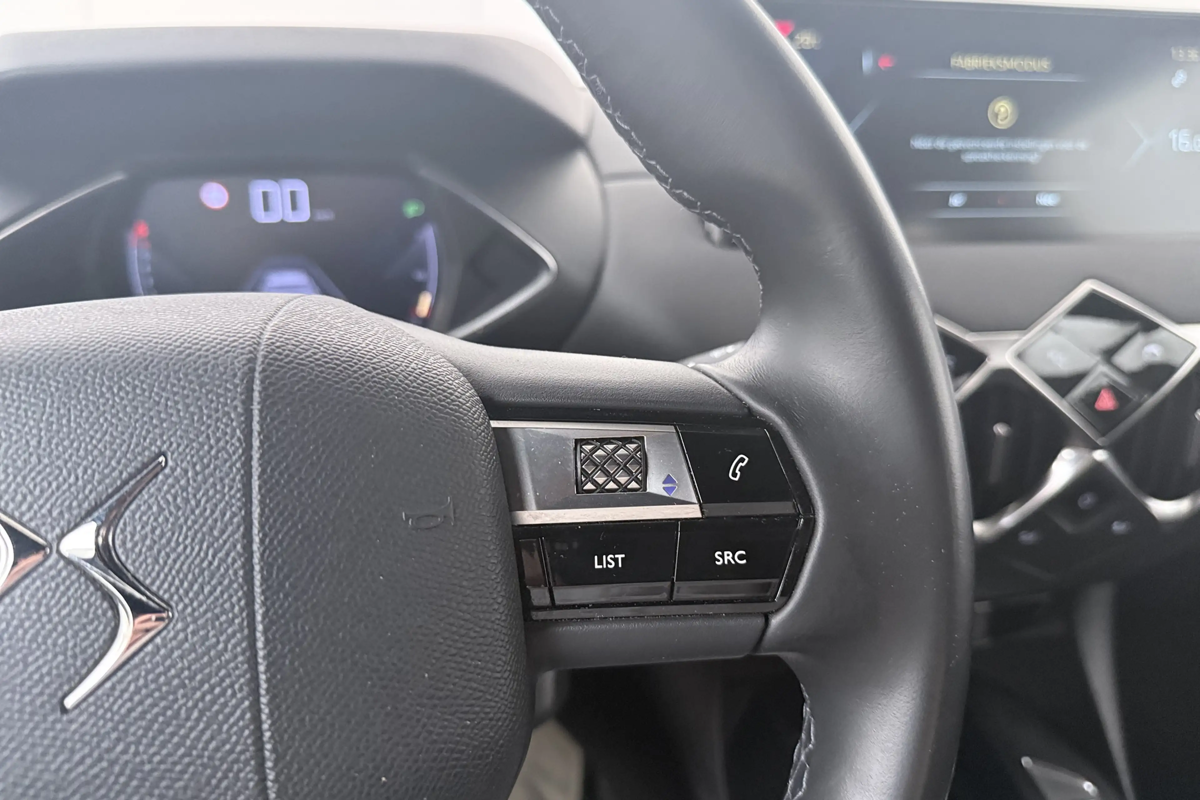 DS Automobiles DS 3 Crossback 1.2T 101 PK Montmartre Trekhaak Carplay Climate — photo 17