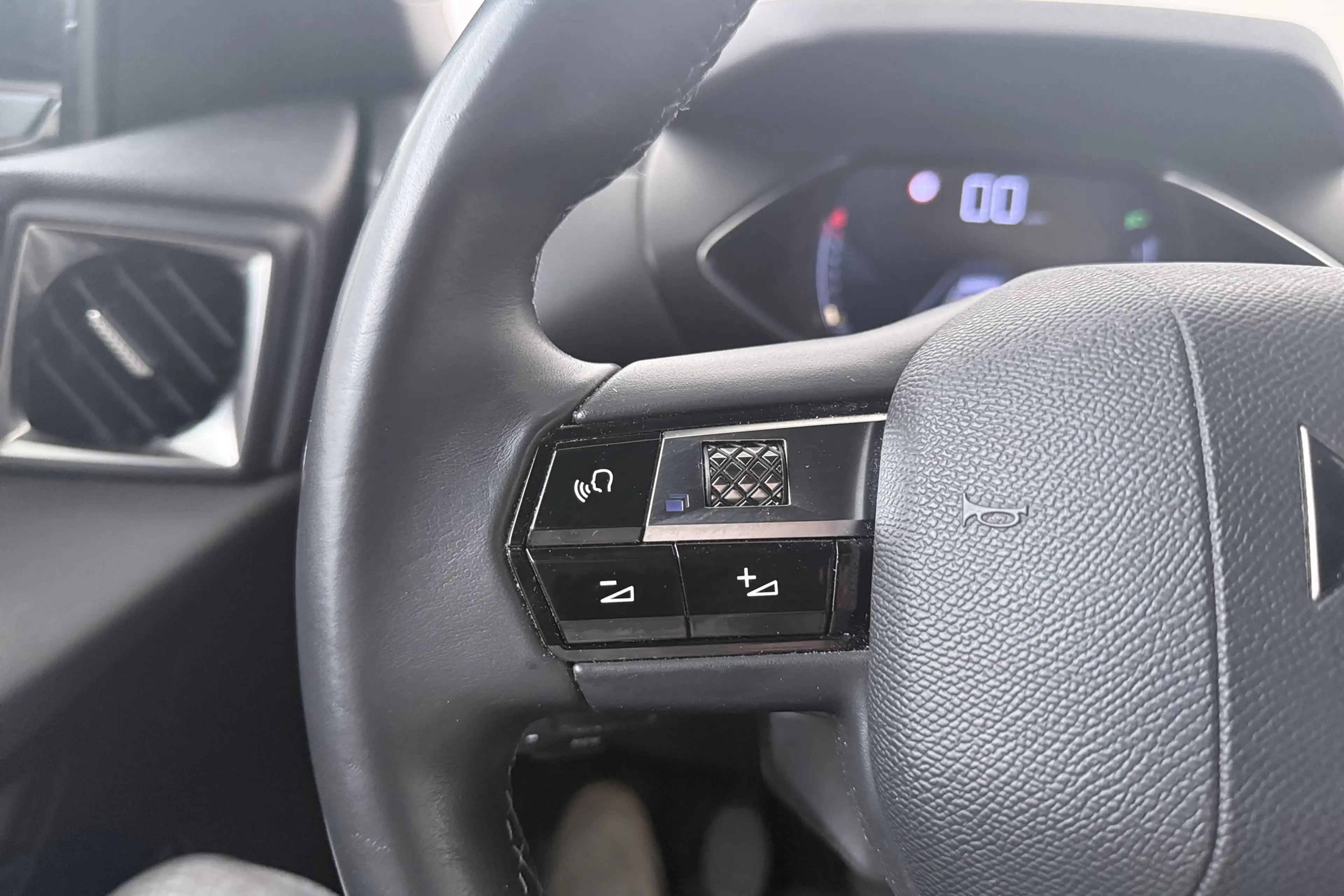 DS Automobiles DS 3 Crossback 1.2T 101 PK Montmartre Trekhaak Carplay Climate — photo 16