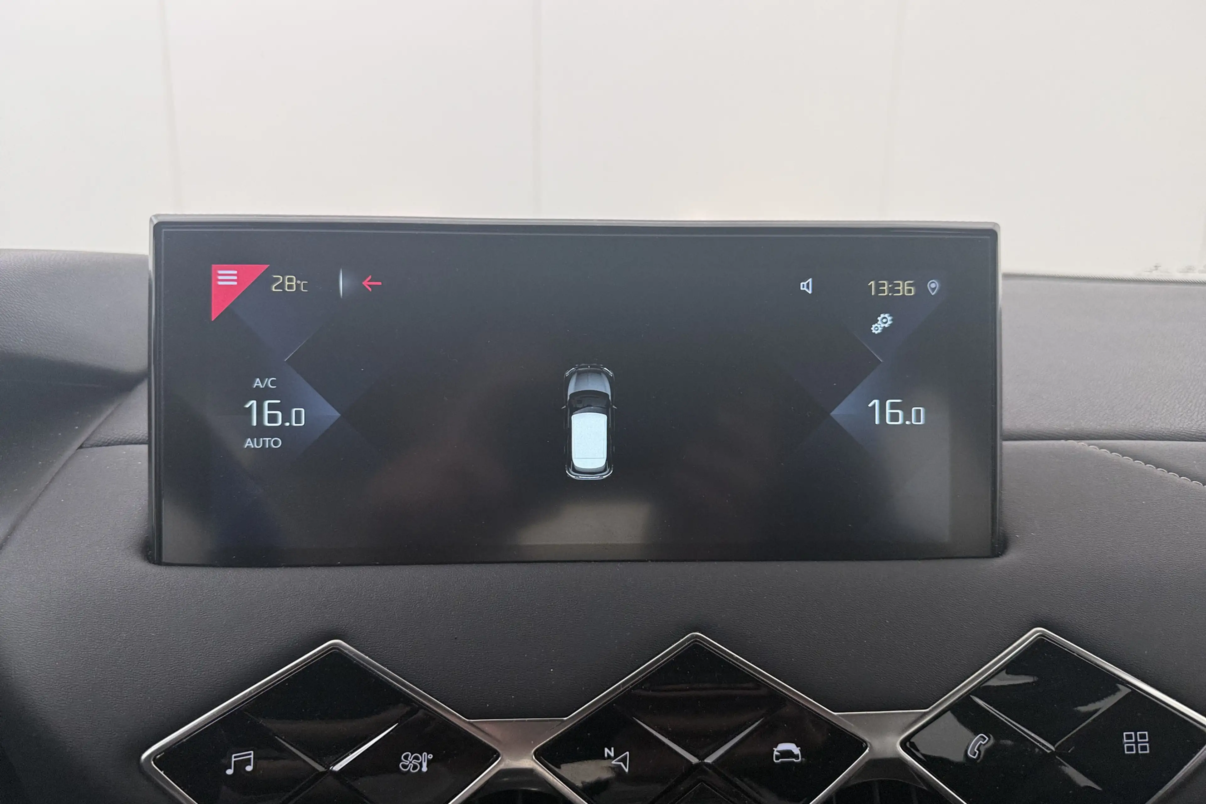 DS Automobiles DS 3 Crossback 1.2T 101 PK Montmartre Trekhaak Carplay Climate — photo 20
