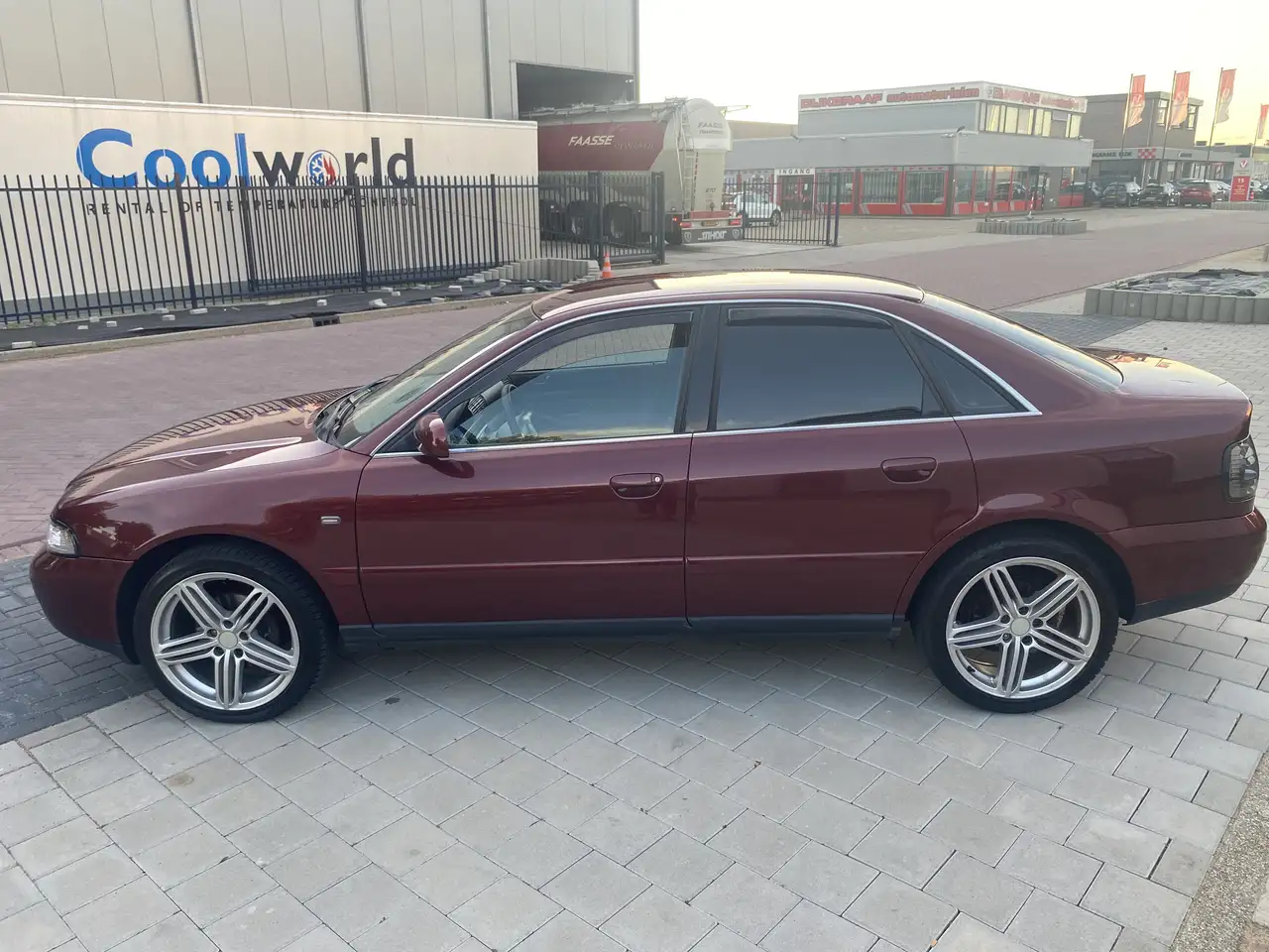 Audi A4 B5 1.6 Advance Limousine, foto 5