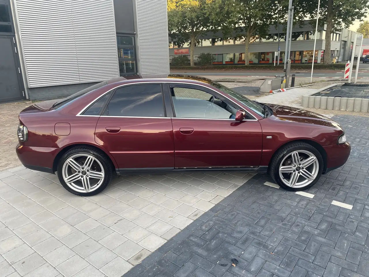 Audi A4 B5 1.6 Advance Limousine, foto 4