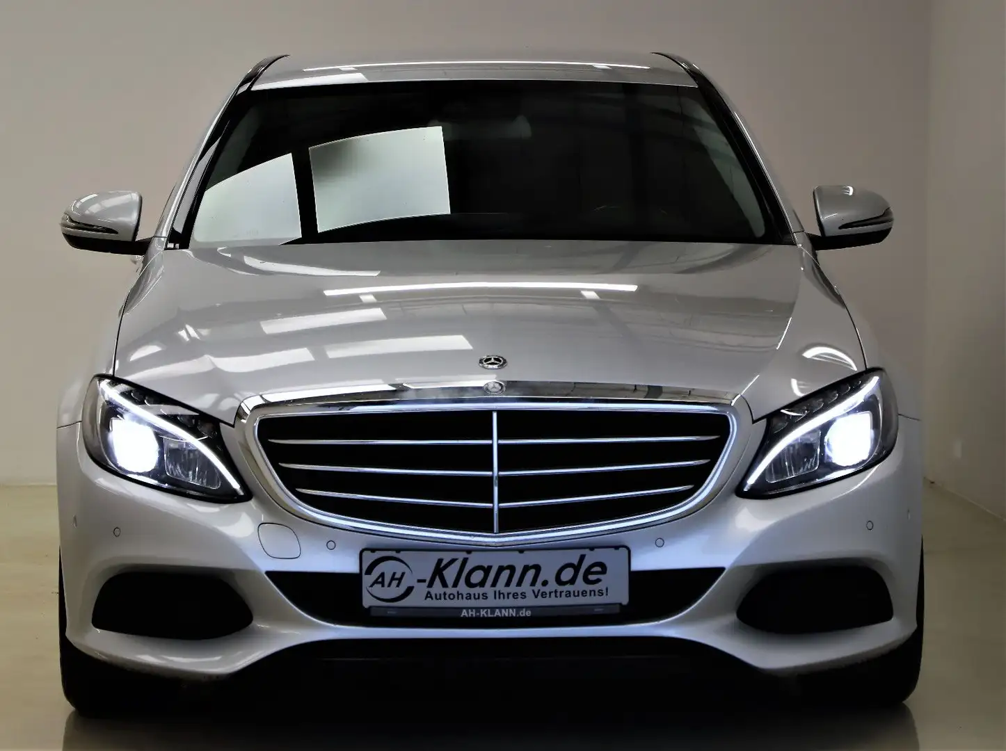 Mercedes-Benz C 180 156PS 7G Exclusive Night Business Navi LED Срібний - 2