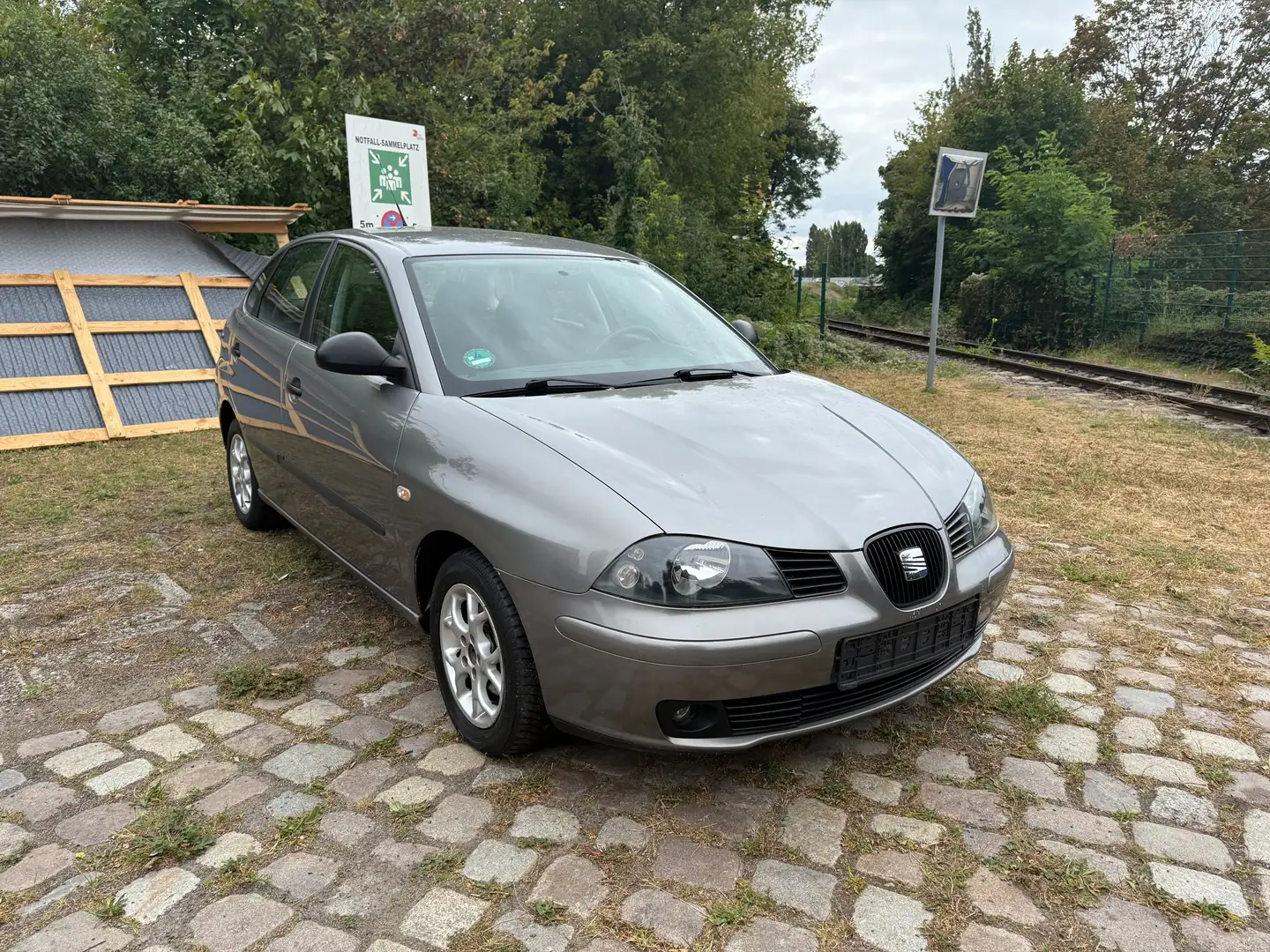 SEAT Ibiza Ibiza  5-Türer 1.4 16V Sport Edition Grün - 1