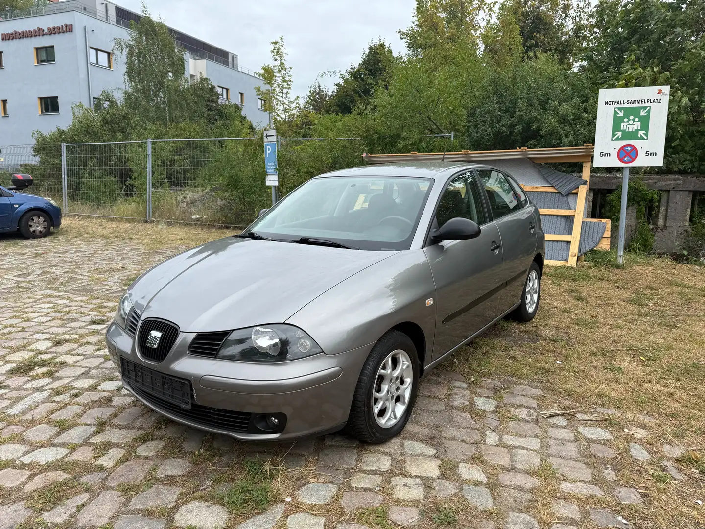 SEAT Ibiza Ibiza  5-Türer 1.4 16V Sport Edition Grün - 2