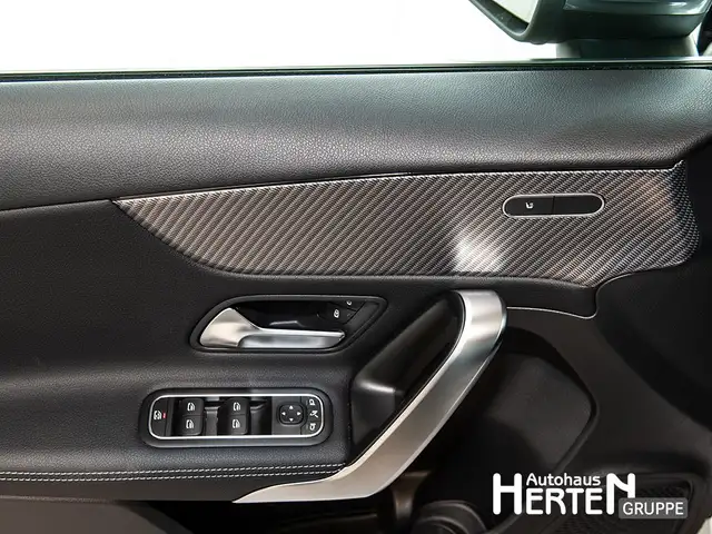 Mercedes-Benz A-Class view 9