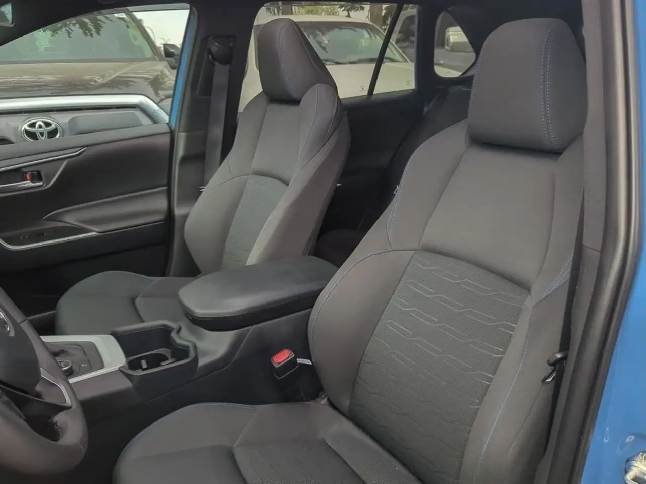 Toyota RAV 4 снимка Toyota RAV 4