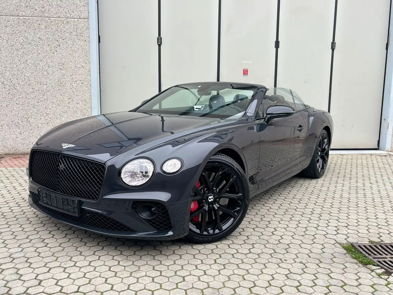 Bentley Continental GTC 2023