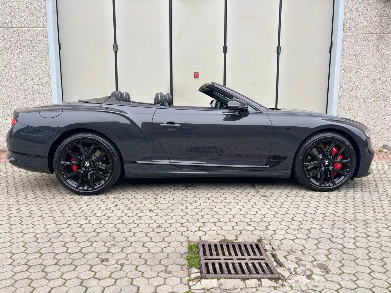 Bentley Continental GTC 2023