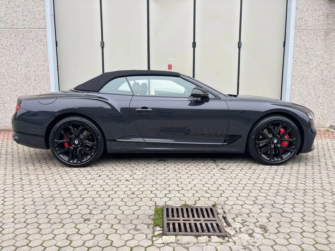 Bentley Continental GTC 2023