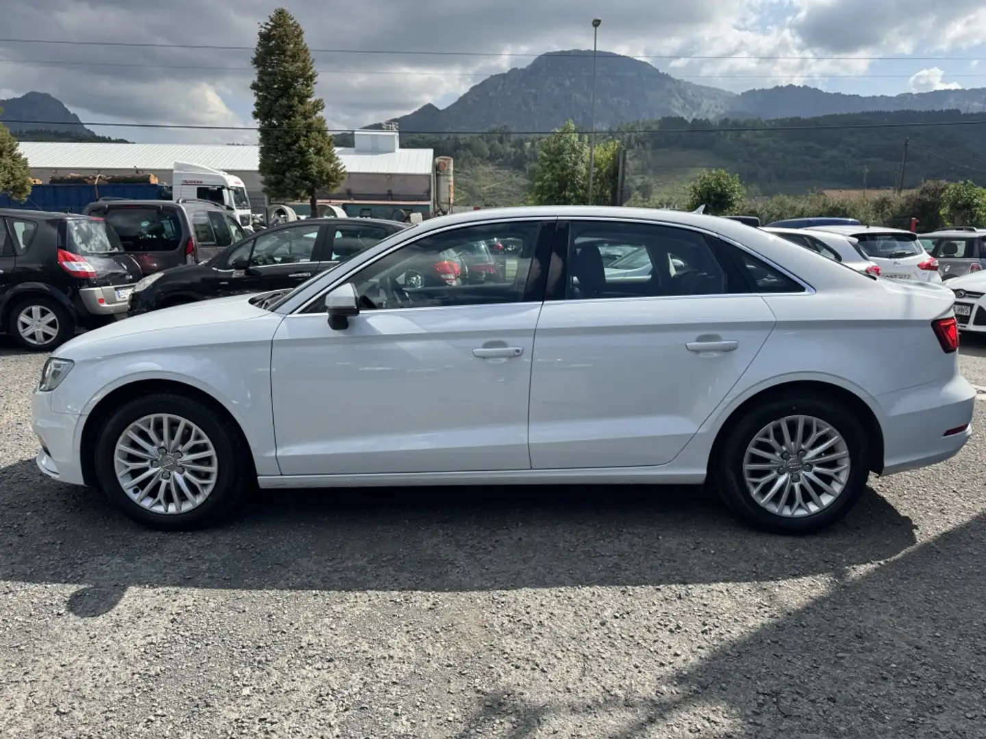 Audi A3 1.4 TFSI COD Attraction S-Tronic 140 Blanco - 2