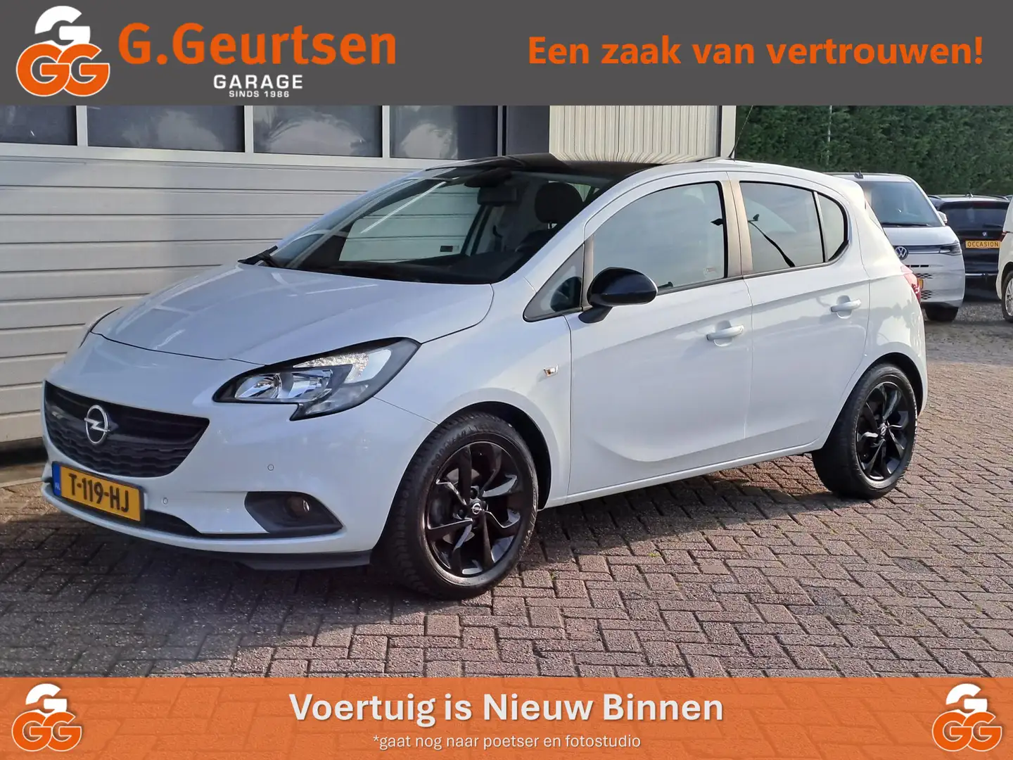 Opel Corsa 1.4 120 Jaar Edition Wit - 1