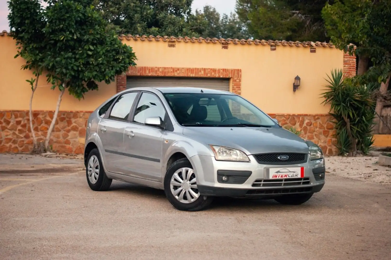 Ford Focus 1.6TDCI Trend Gris - 1
