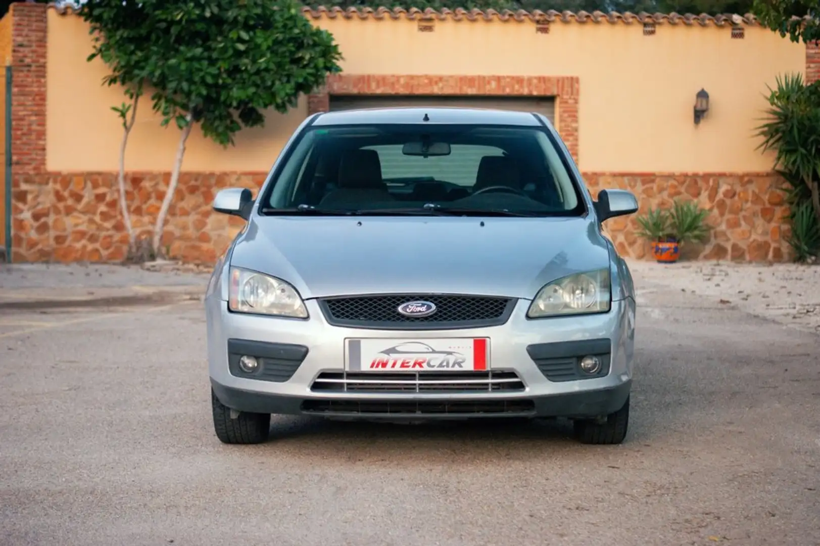 Ford Focus 1.6TDCI Trend Gris - 2