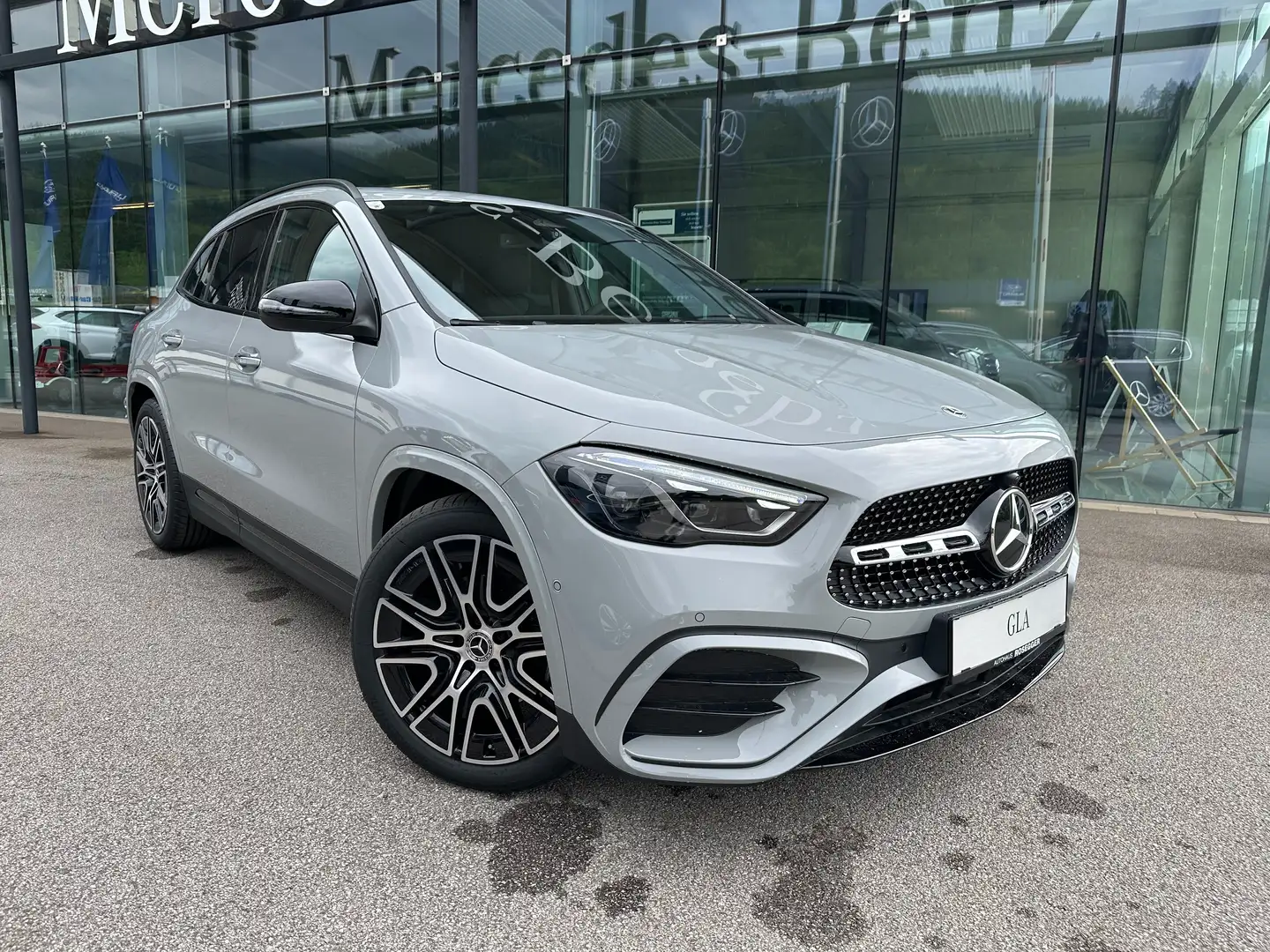 Mercedes-Benz GLA 200 d 4Matic Ö-Edition Aut.*AMG Special Edition* Gris - 2