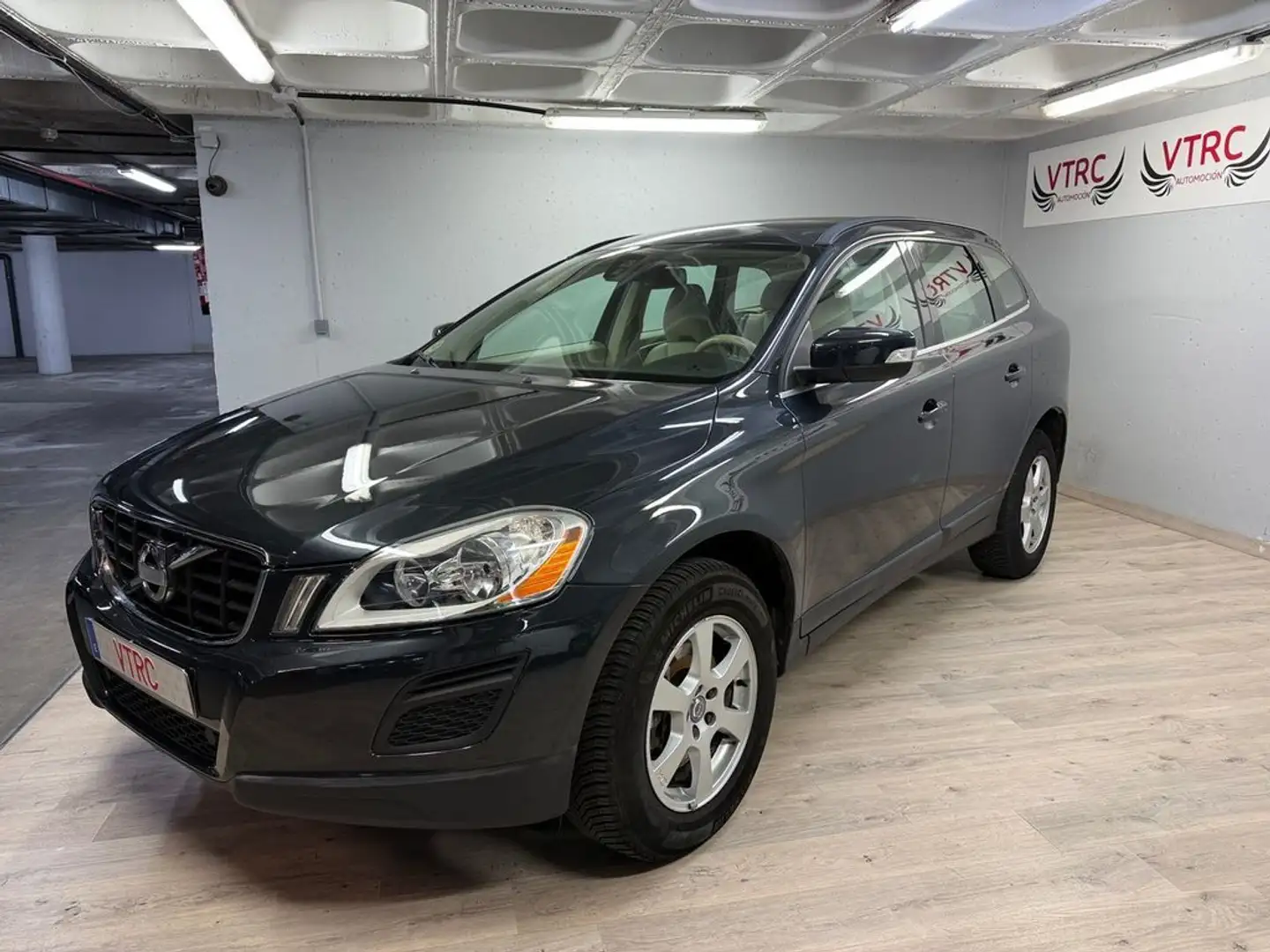 Volvo XC60 D3 Kinetic Azul - 2