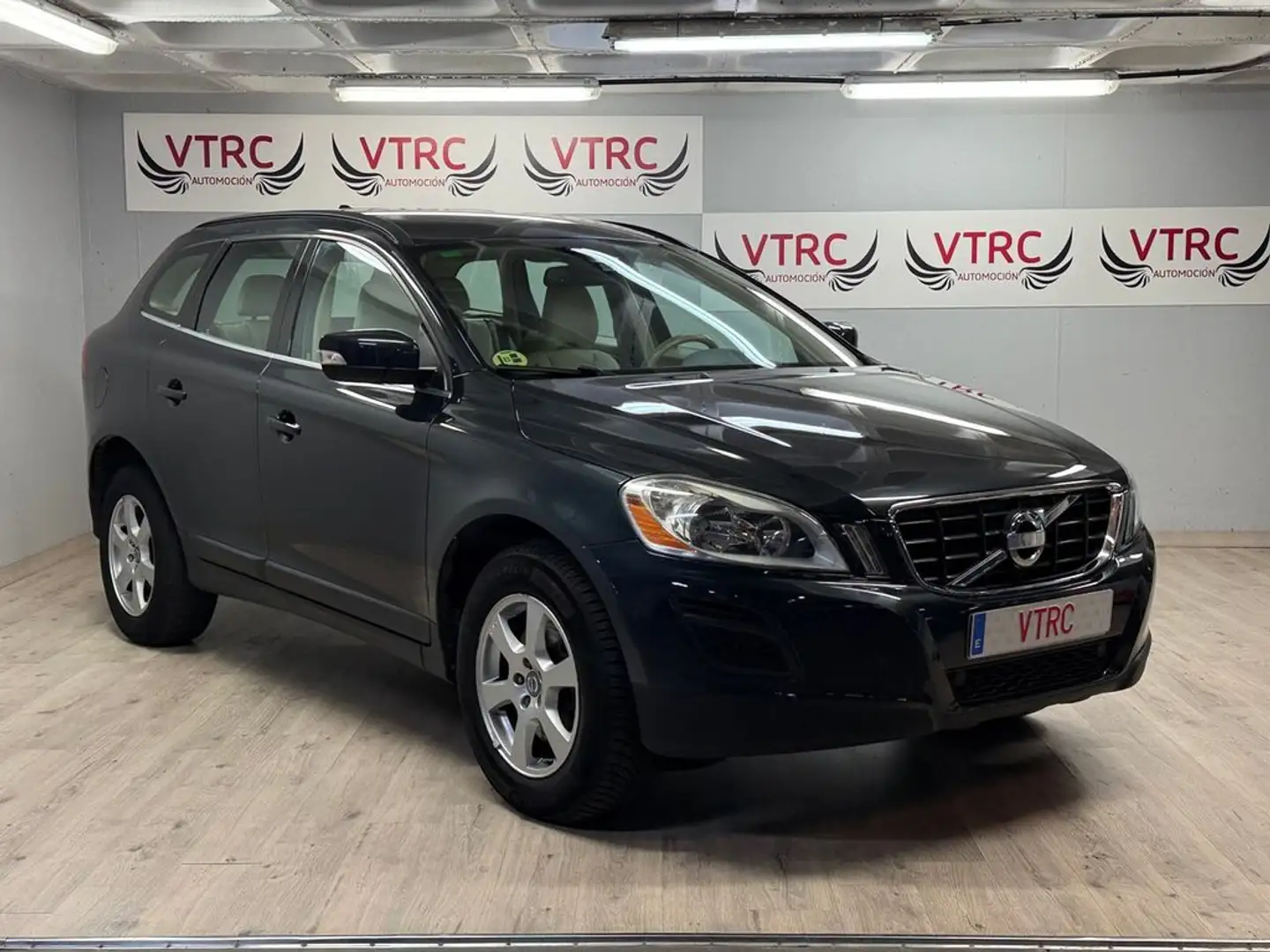 Volvo XC60 D3 Kinetic Azul - 1