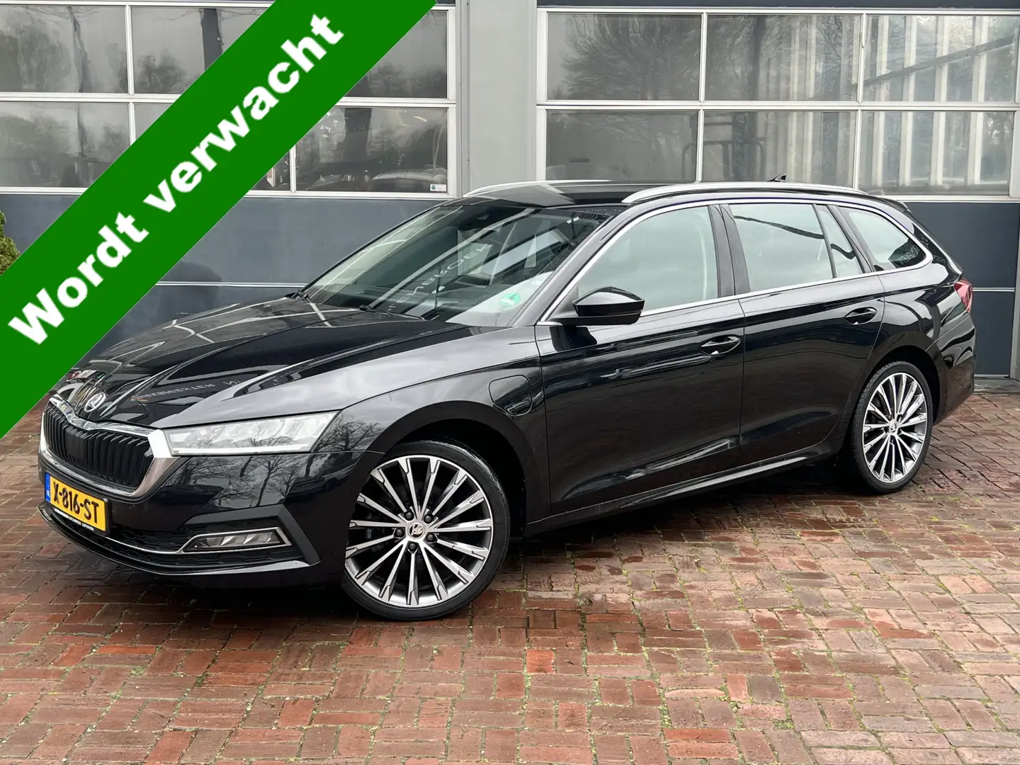 Skoda Octavia Combi iV PHEV | Stoelverwarming | Memory L+R 07-20 crna - 1