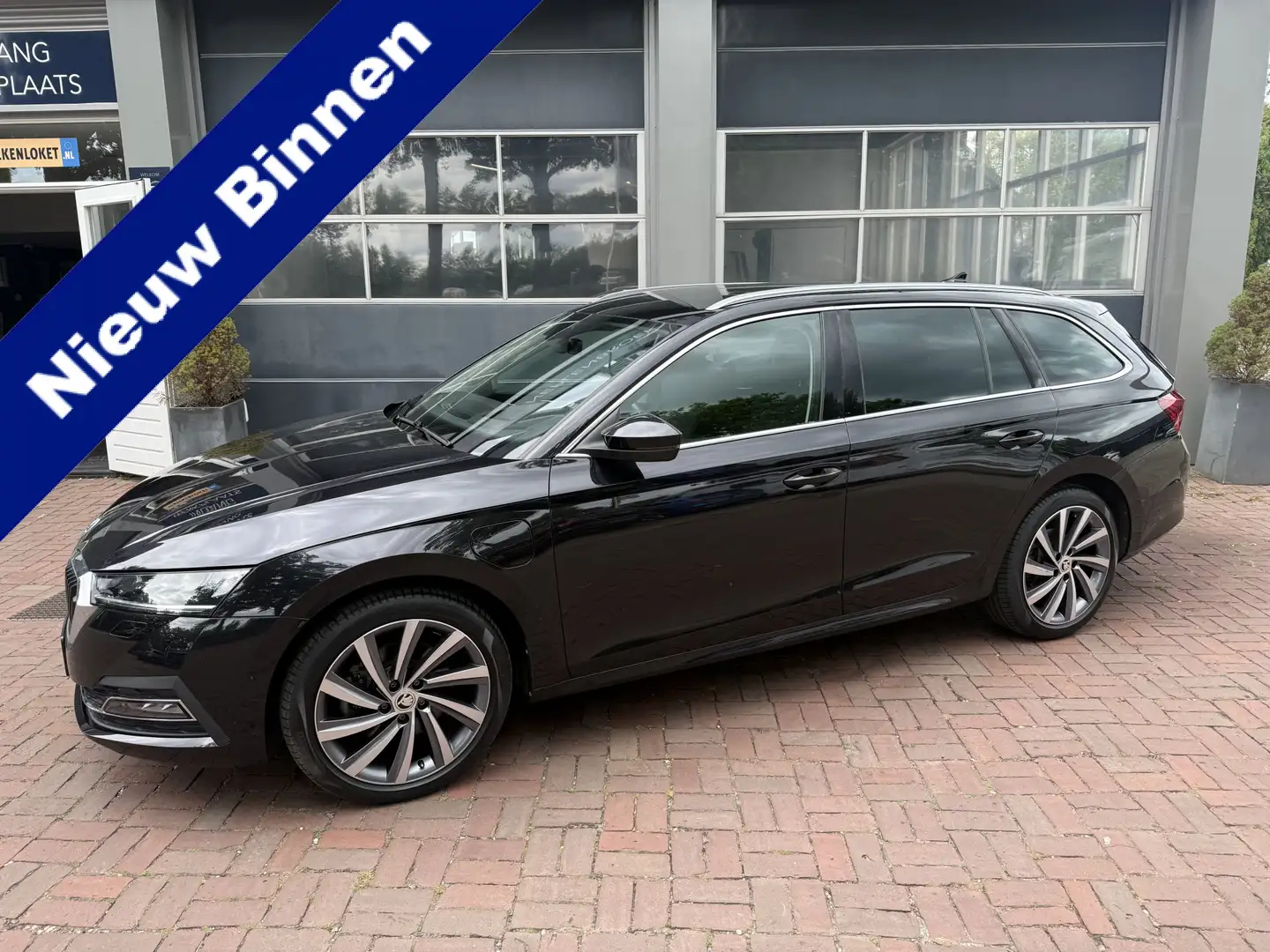 Skoda Octavia Combi 1.4 TSI iV PHEV Sportline Business 07-2021 7 Noir - 1