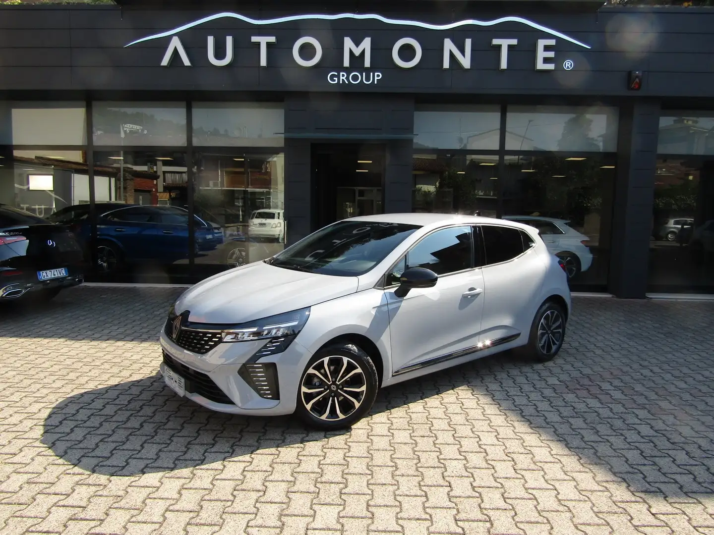 Renault Clio 1.0 ECO-G TECHNO KM 0 NEOPATENTATI,CERCHI 16,LED Grigio - 1